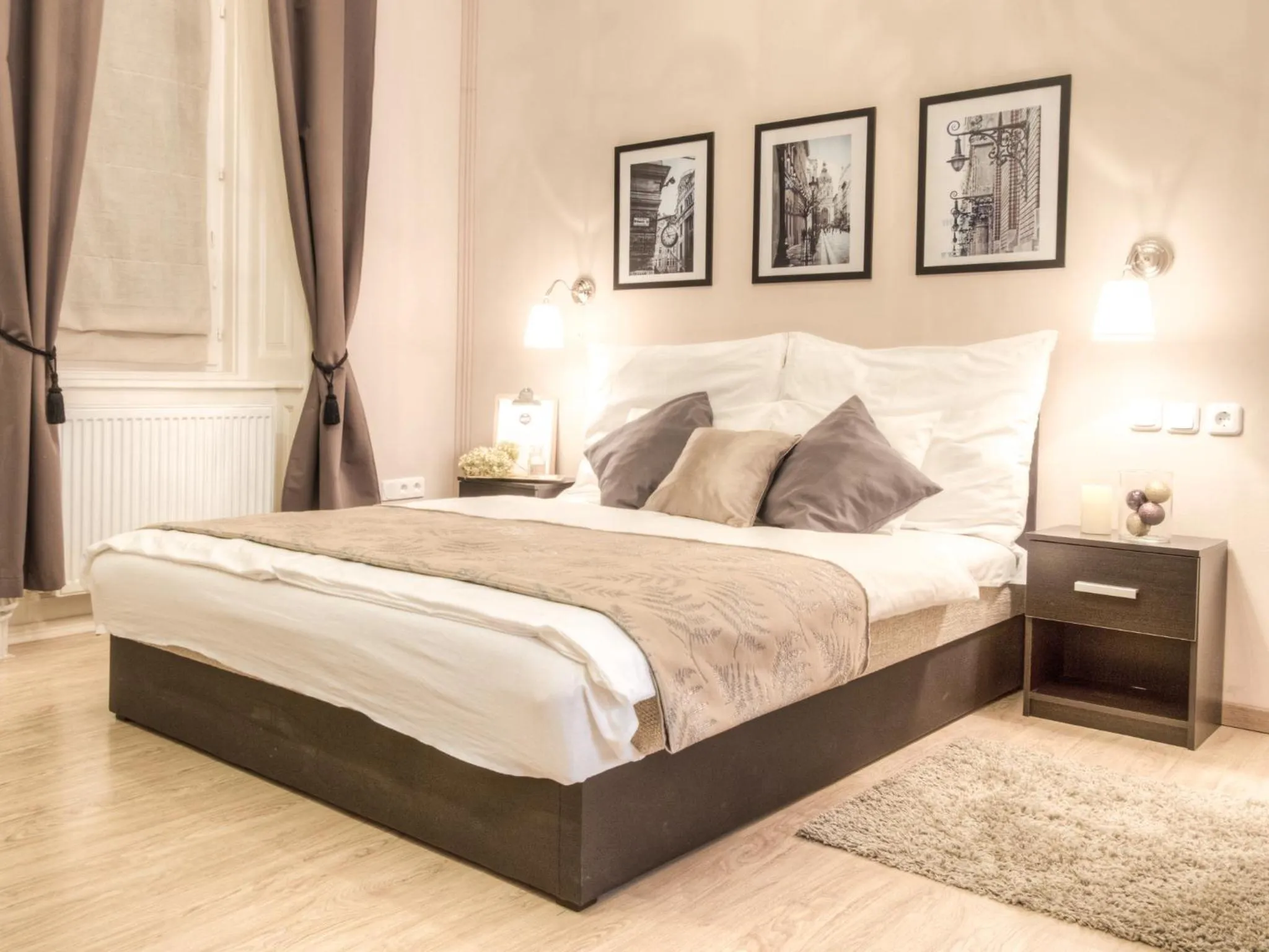 Deluxe Double Room with Shower - single occupancy in Budapest Ville Bed & Breakfast