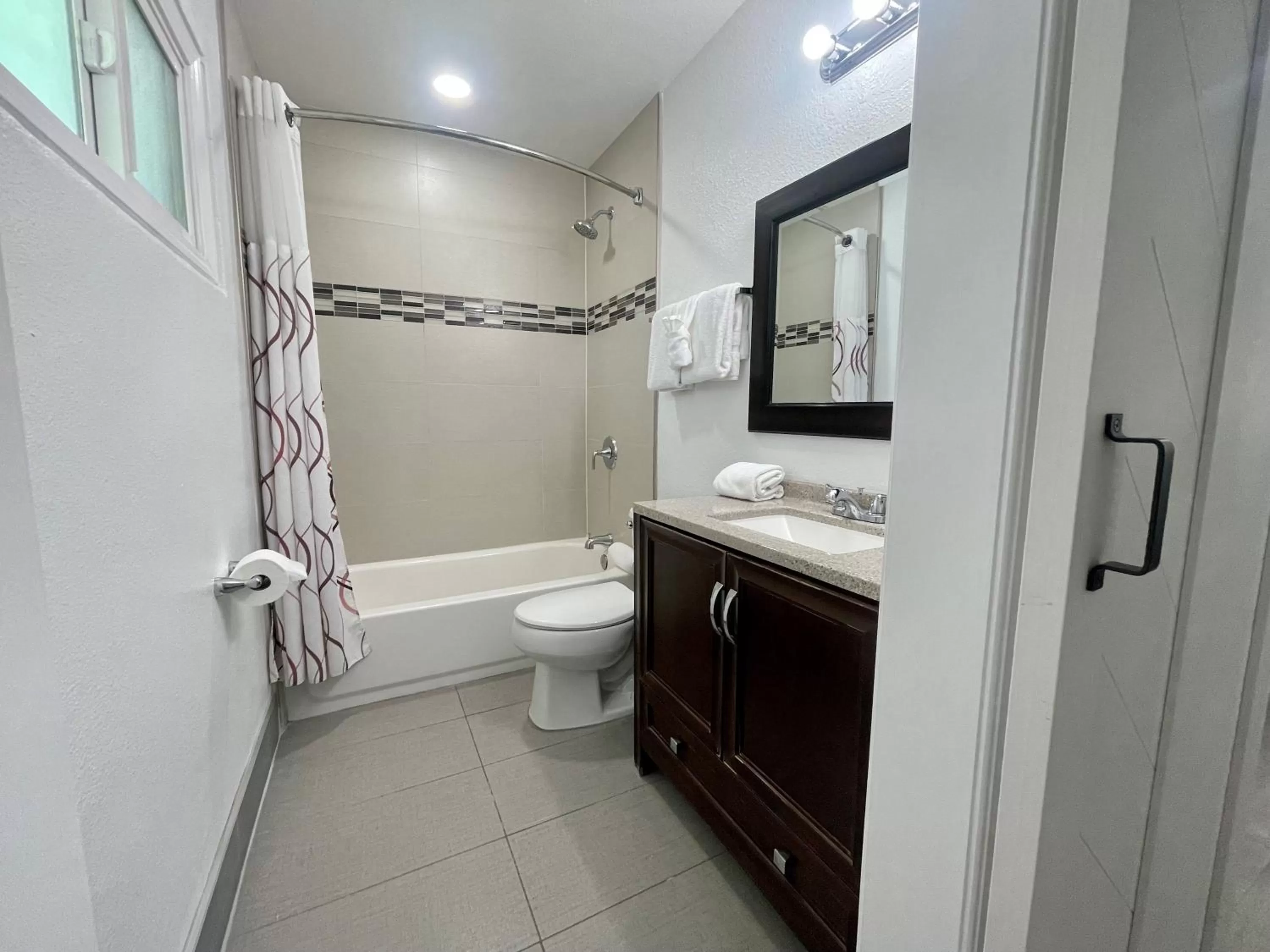 Superior Double Room in Budget Inn