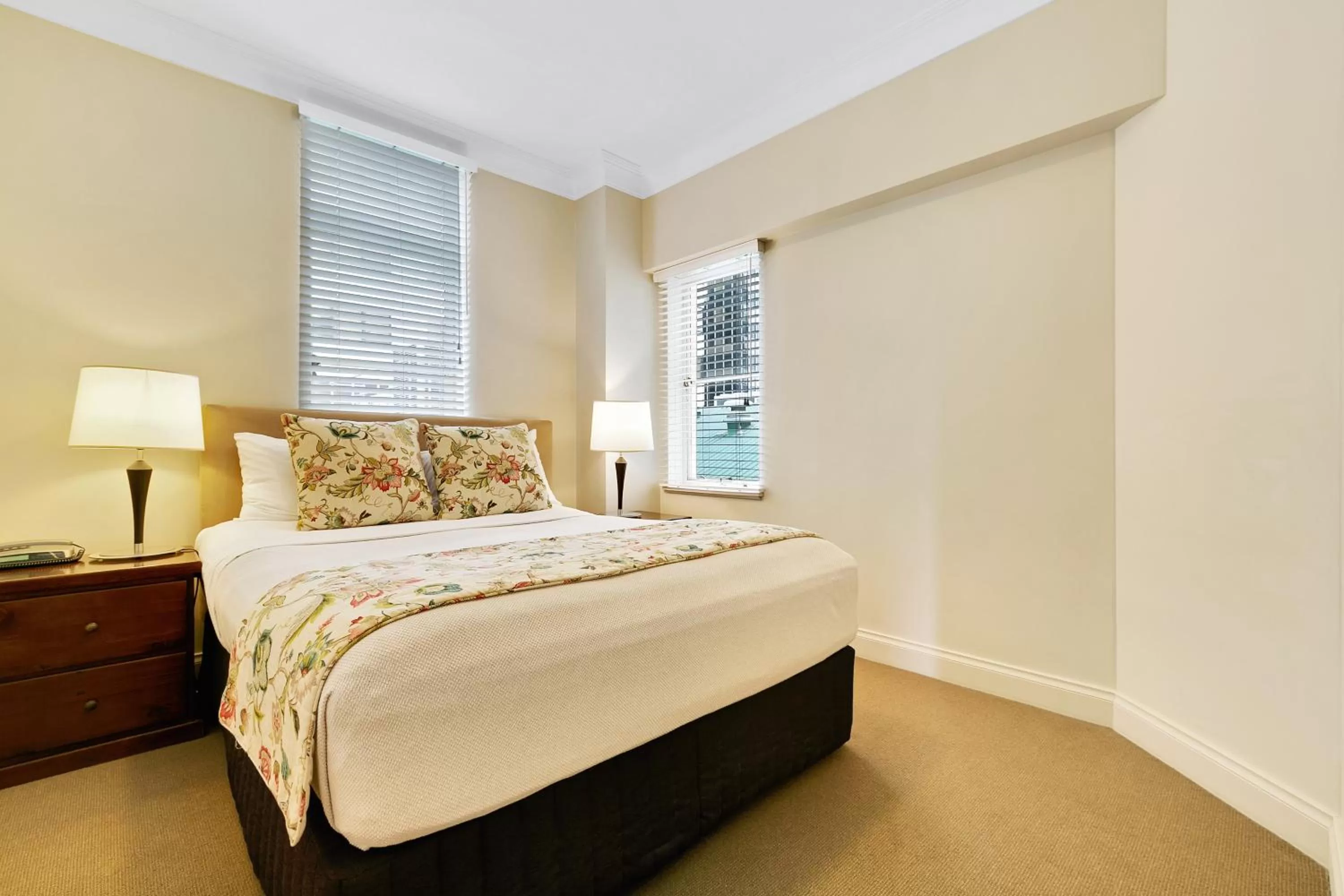 Two-Bedroom Apartment with 2 Queen Beds in Manor Apartment Hotel