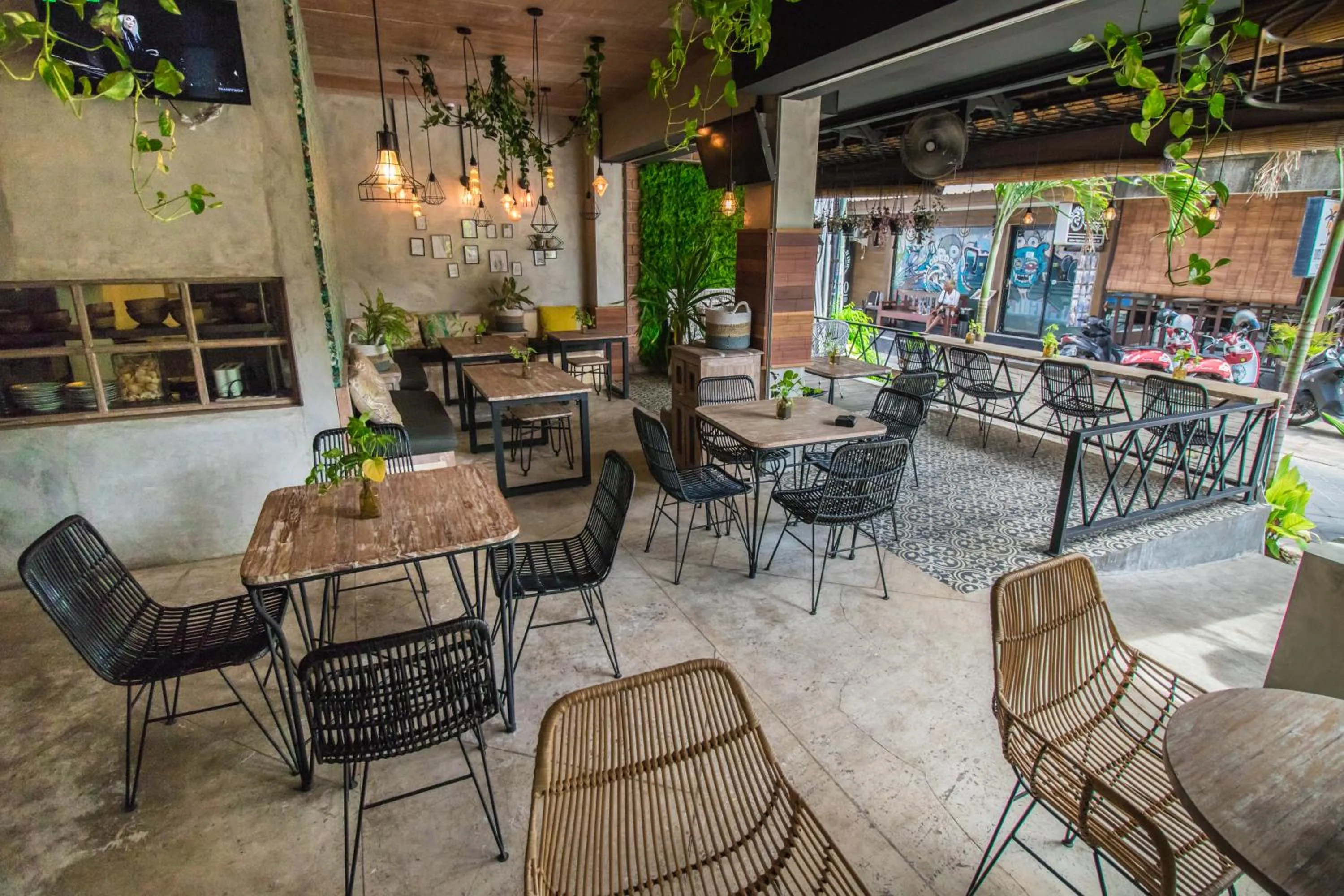 Restaurant/places to eat in Gemini Star Hotel Kuta