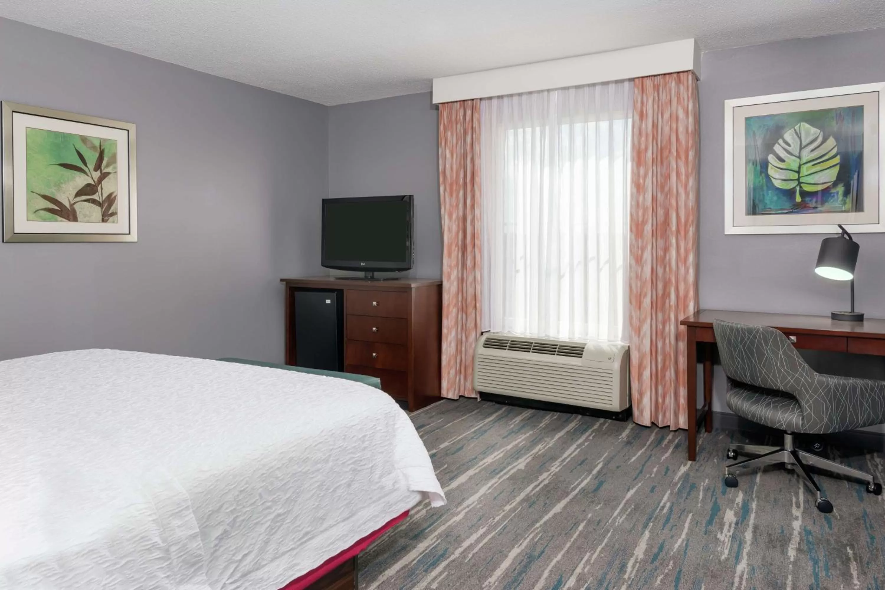 King Room with King Bed - Non-Smoking in Hampton Inn & Suites Orlando Airport at Gateway Village