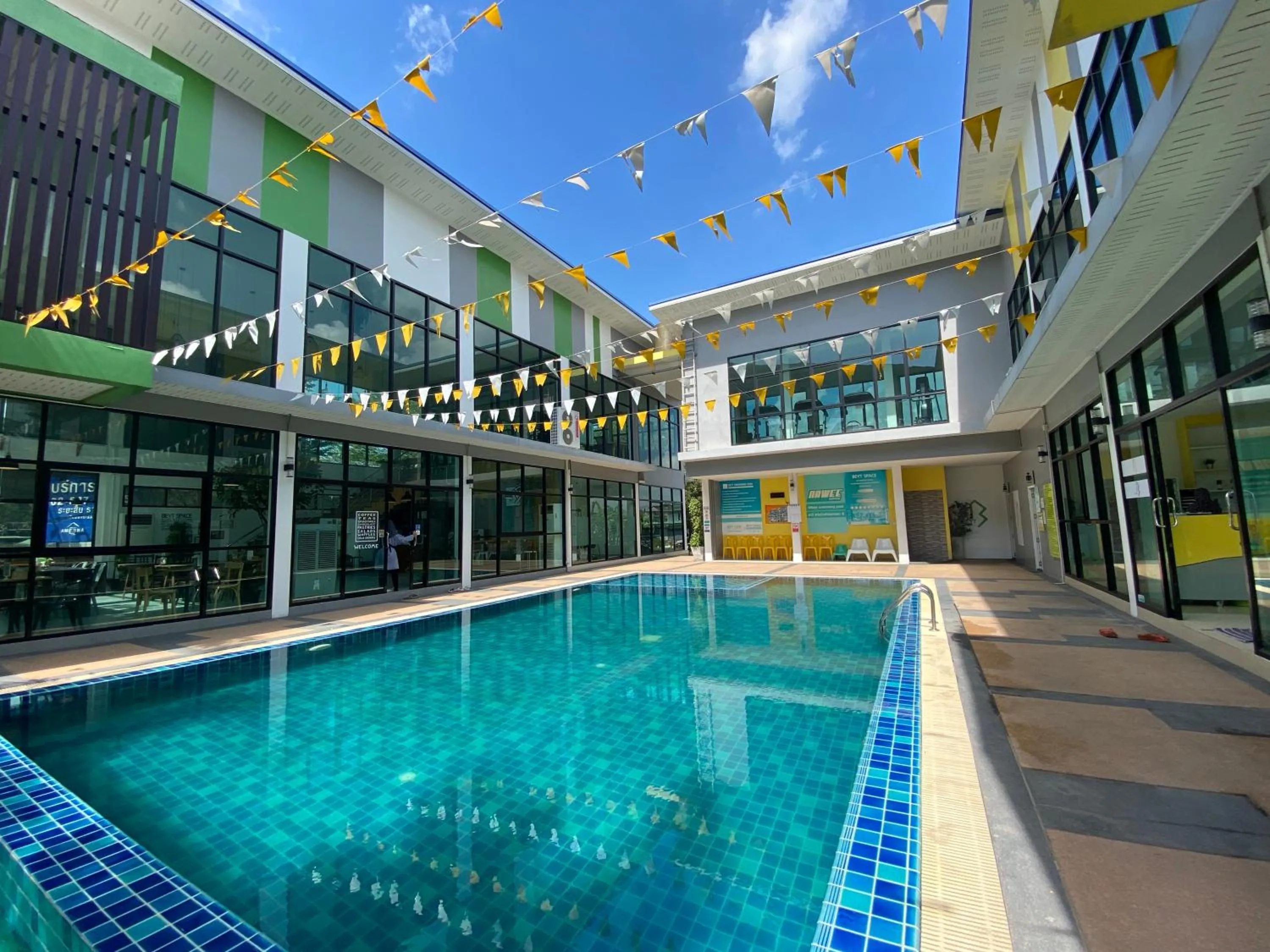 Swimming pool in Bed in Beyt Boutique Hotel