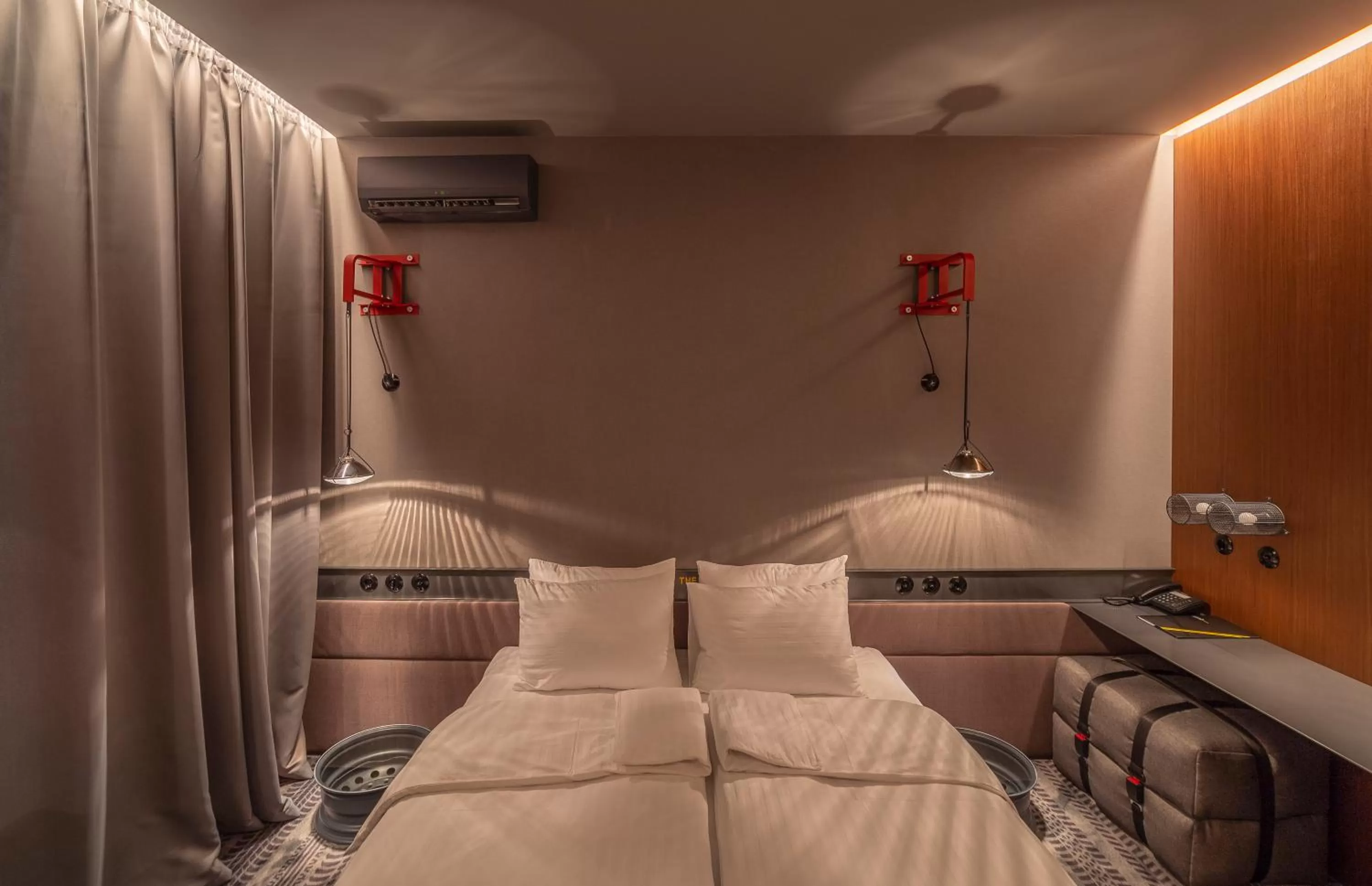 Twin Room in Дизайн-готель ROAD