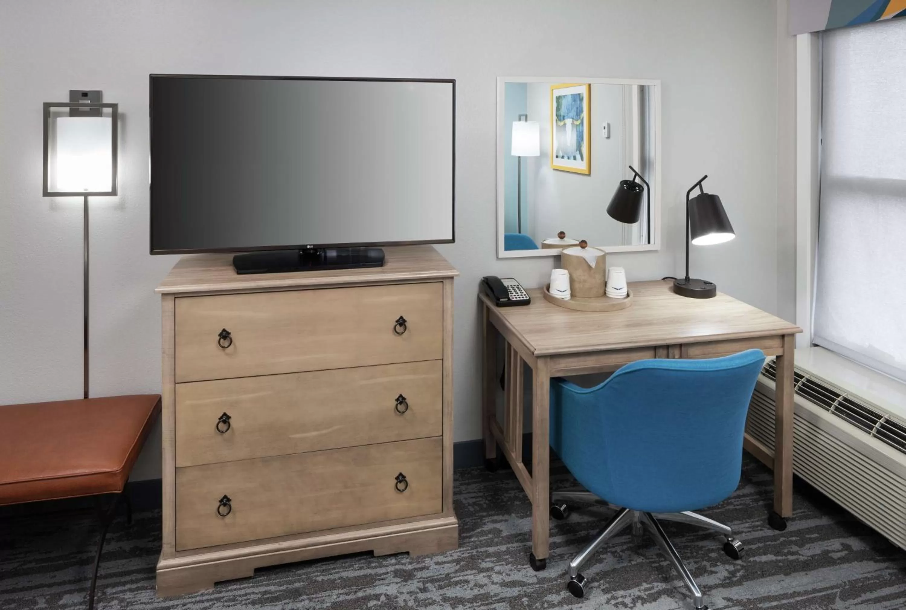 Deluxe King Room - Non-Smoking in Hampton Inn Austin Round Rock