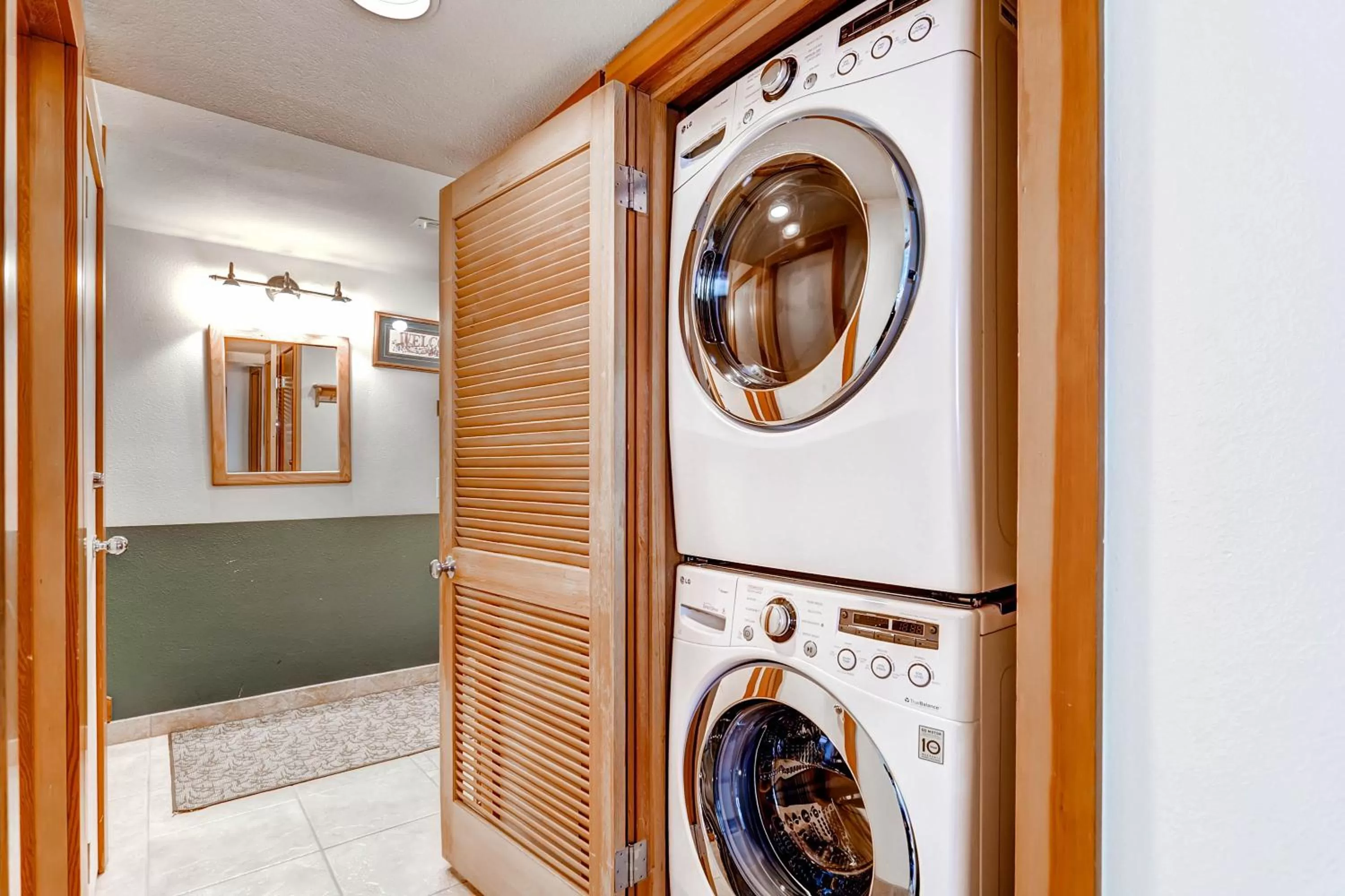 Four-Bedroom Apartment in Lakeside Village by Vail Resorts