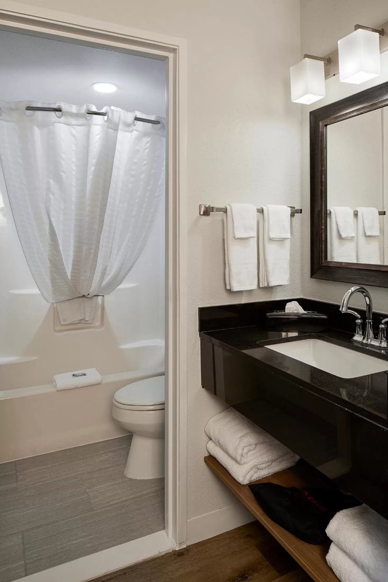 One King Bed Jacuzzi w/ Sofa Bed, Non-Smoking in Inn At Rehoboth