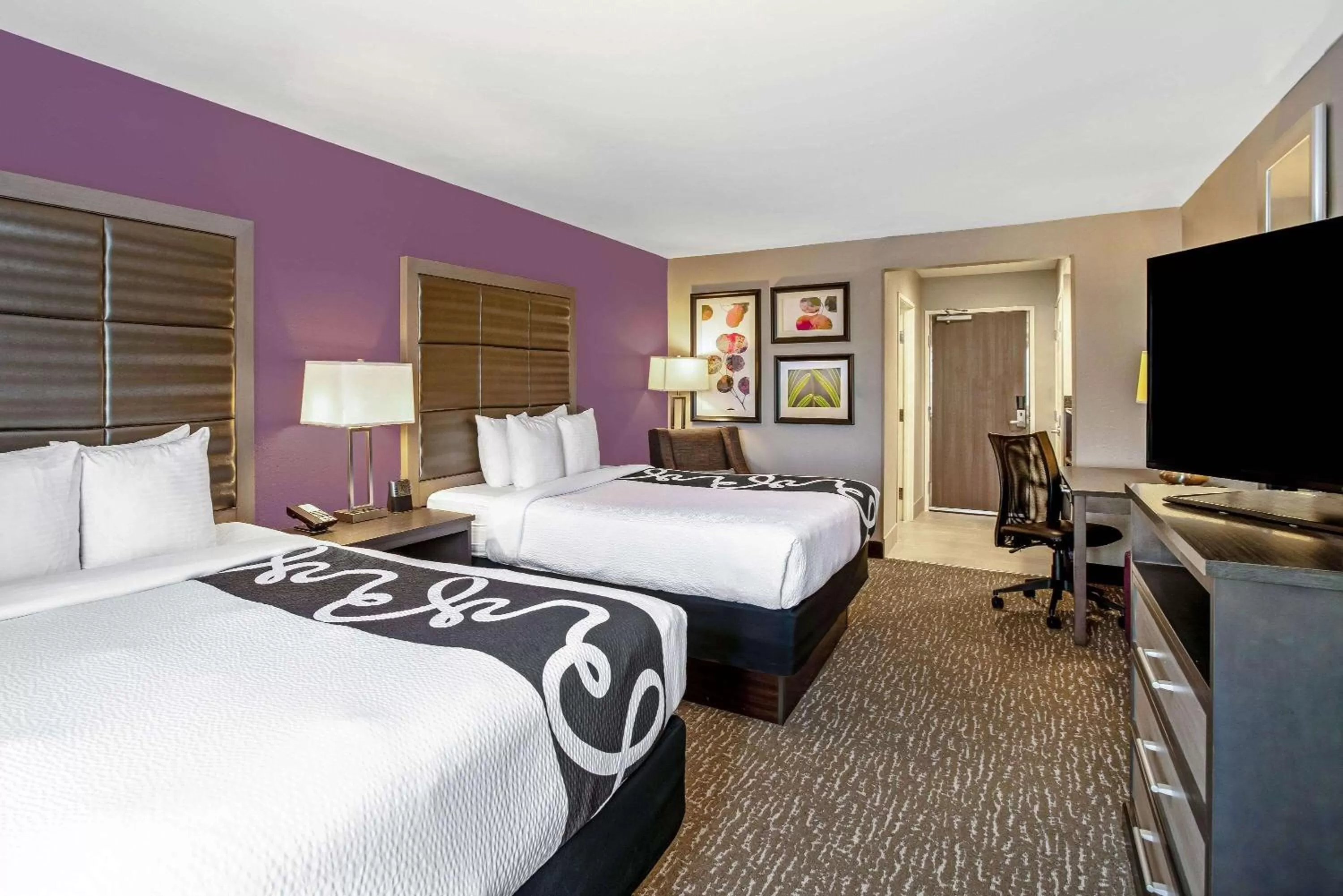 Queen Room with Two Queen Beds - Disability Access in La Quinta by Wyndham Kearney