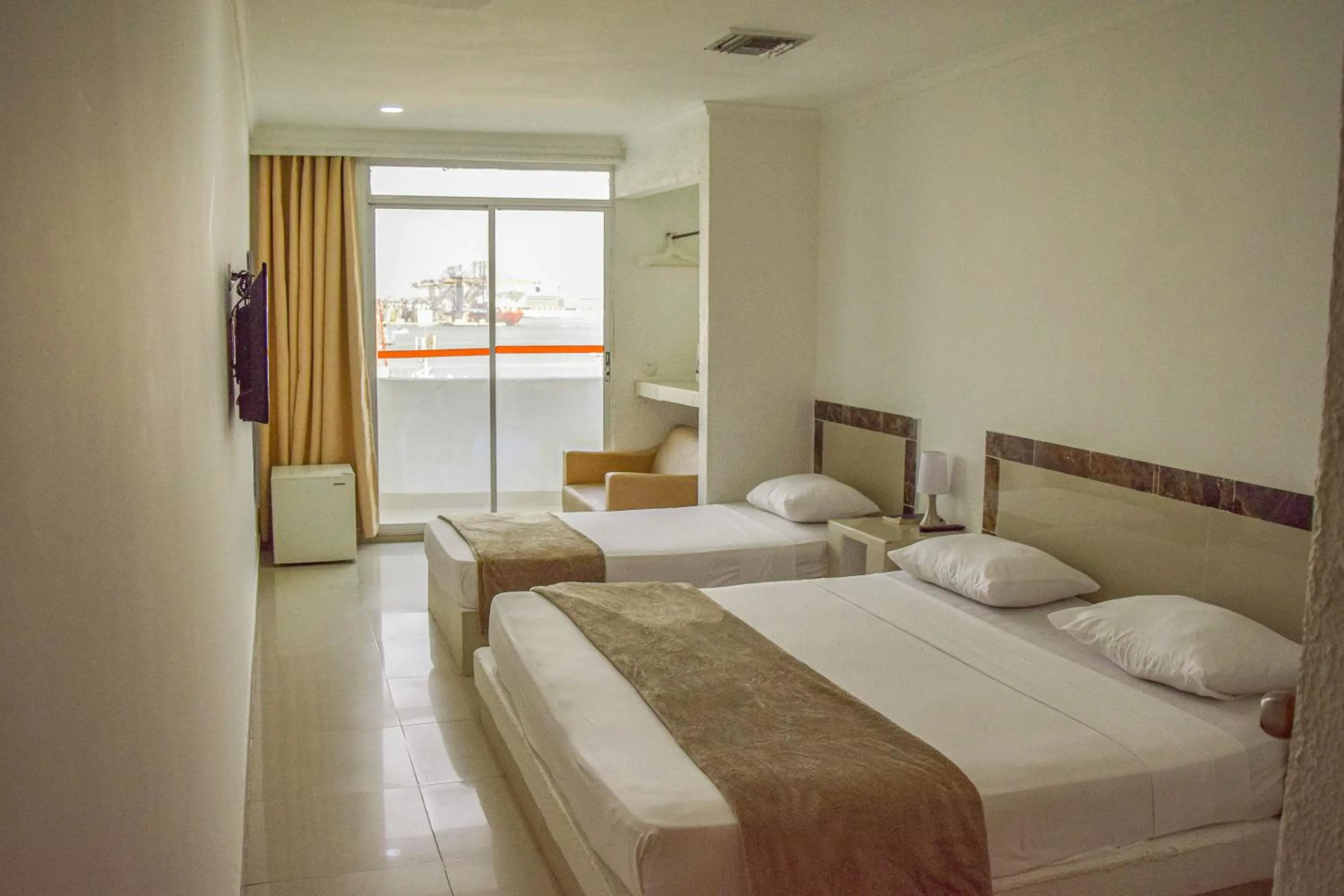 Standard Triple Room in Hotel Cartagena Premium
