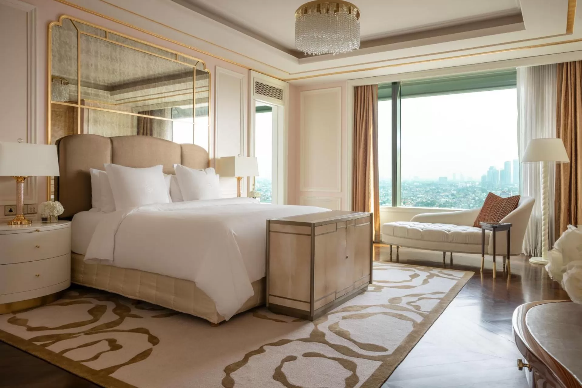 One-Bedroom Ambassador Suite in Four Seasons Hotel Jakarta