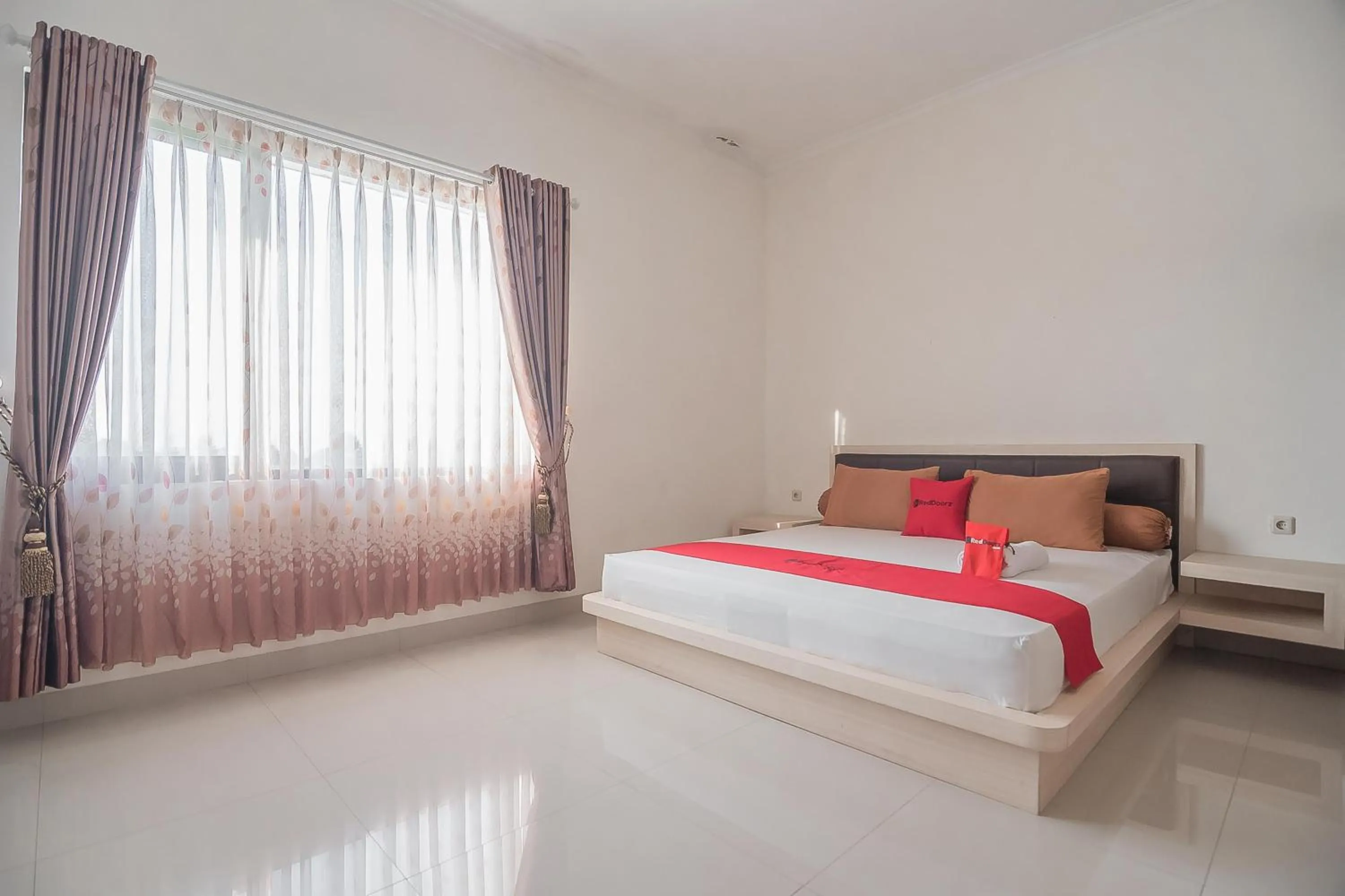 Suite in RedDoorz Syariah @ Sarongge Cianjur