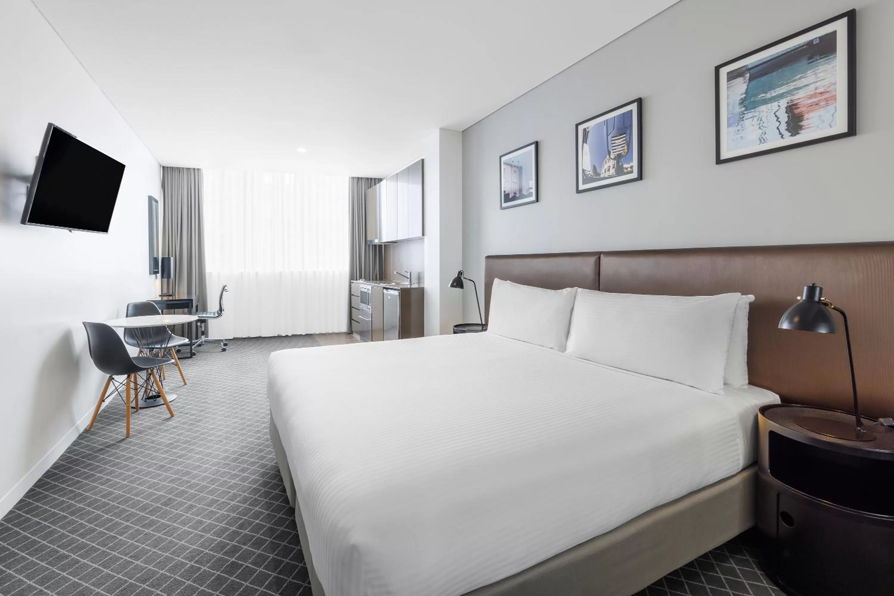 Premium King Room in Holiday Inn & Suites Sydney Bondi Junction by IHG