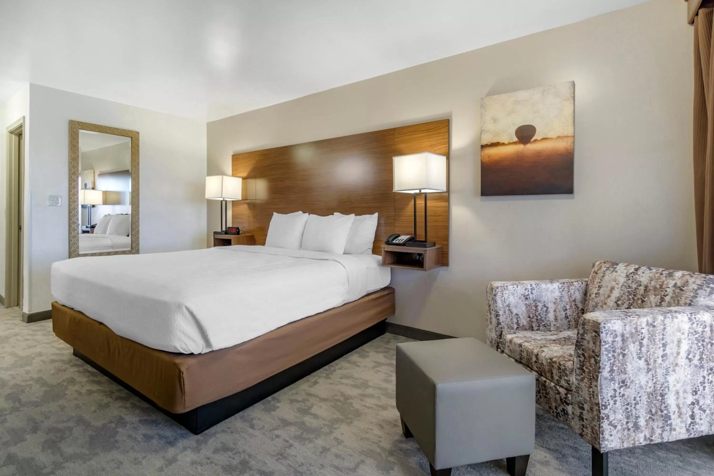 King Room with Patio - Poolside/Non-Smoking in Best Western PLUS Lake Front Hotel
