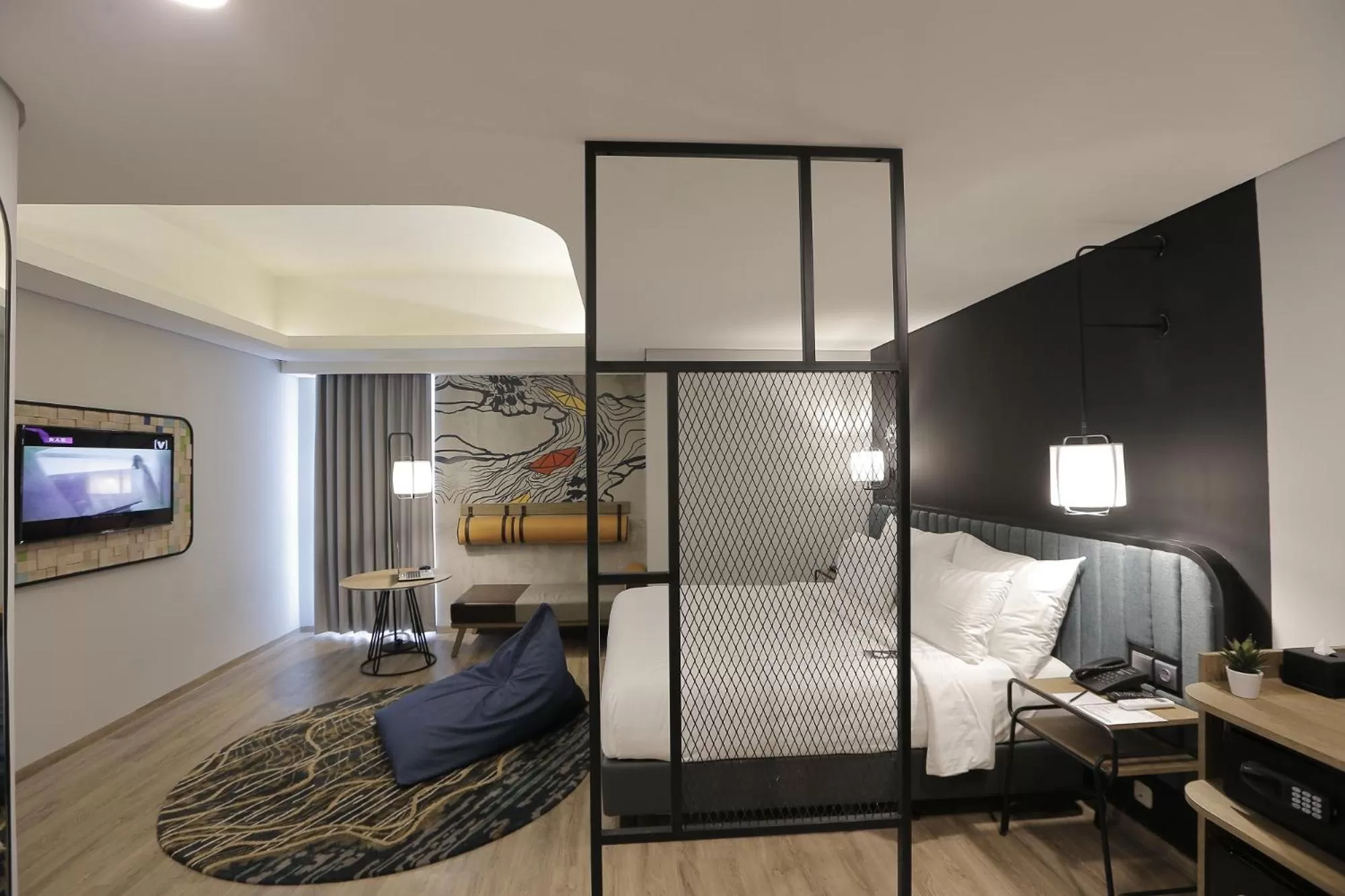 Superior Queen Room in Luminor Hotel Purwokerto By WH