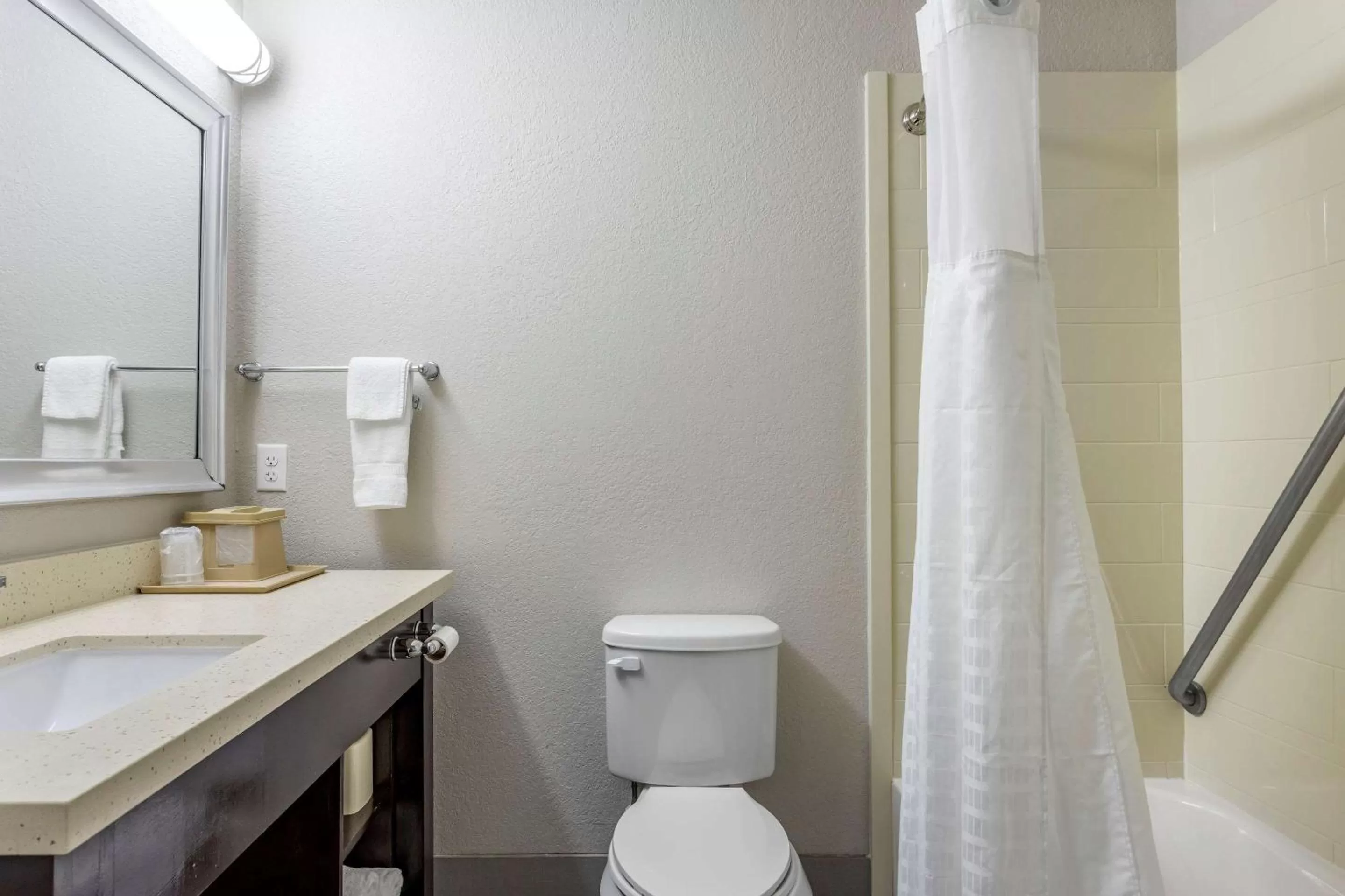 King Suite with Sofa Bed - Non-Smoking in Comfort Inn & Suites North Little Rock JFK Blvd