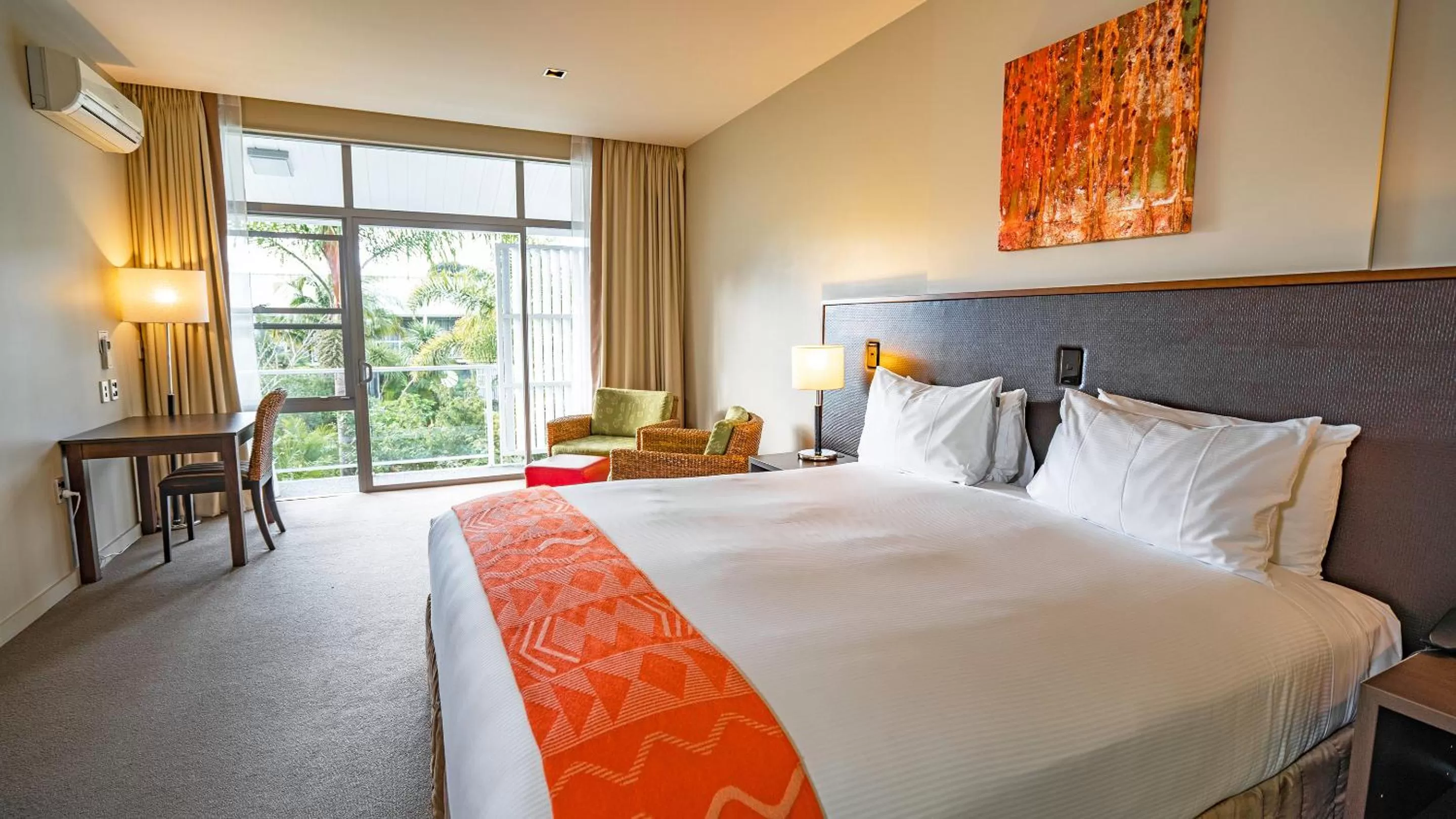 Deluxe King Room in Scenic Hotel Bay of Islands