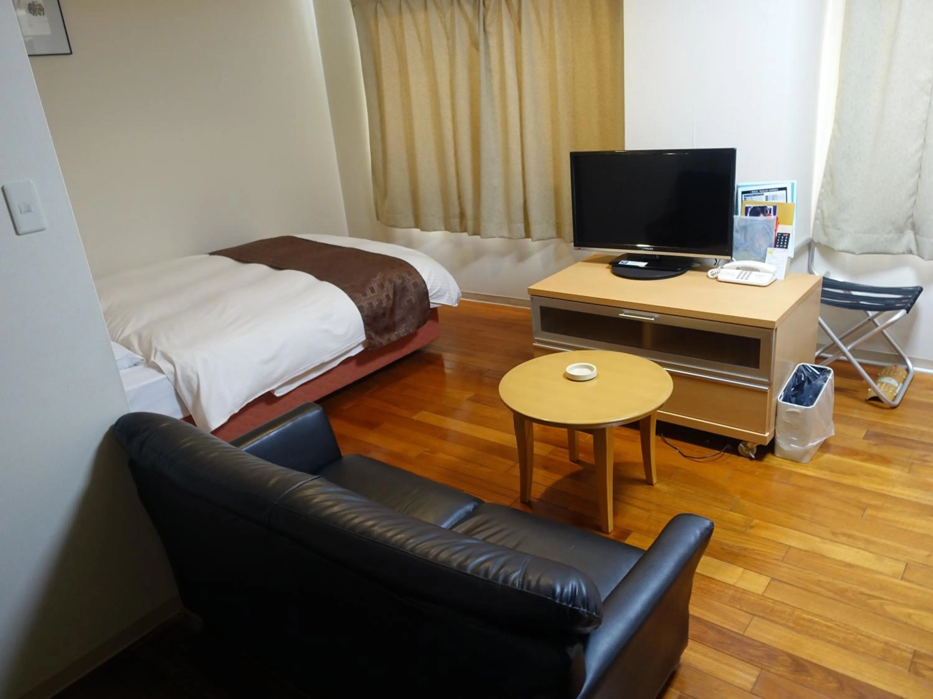 Family Room - Smoking in Hotel Crown Hills Himeji