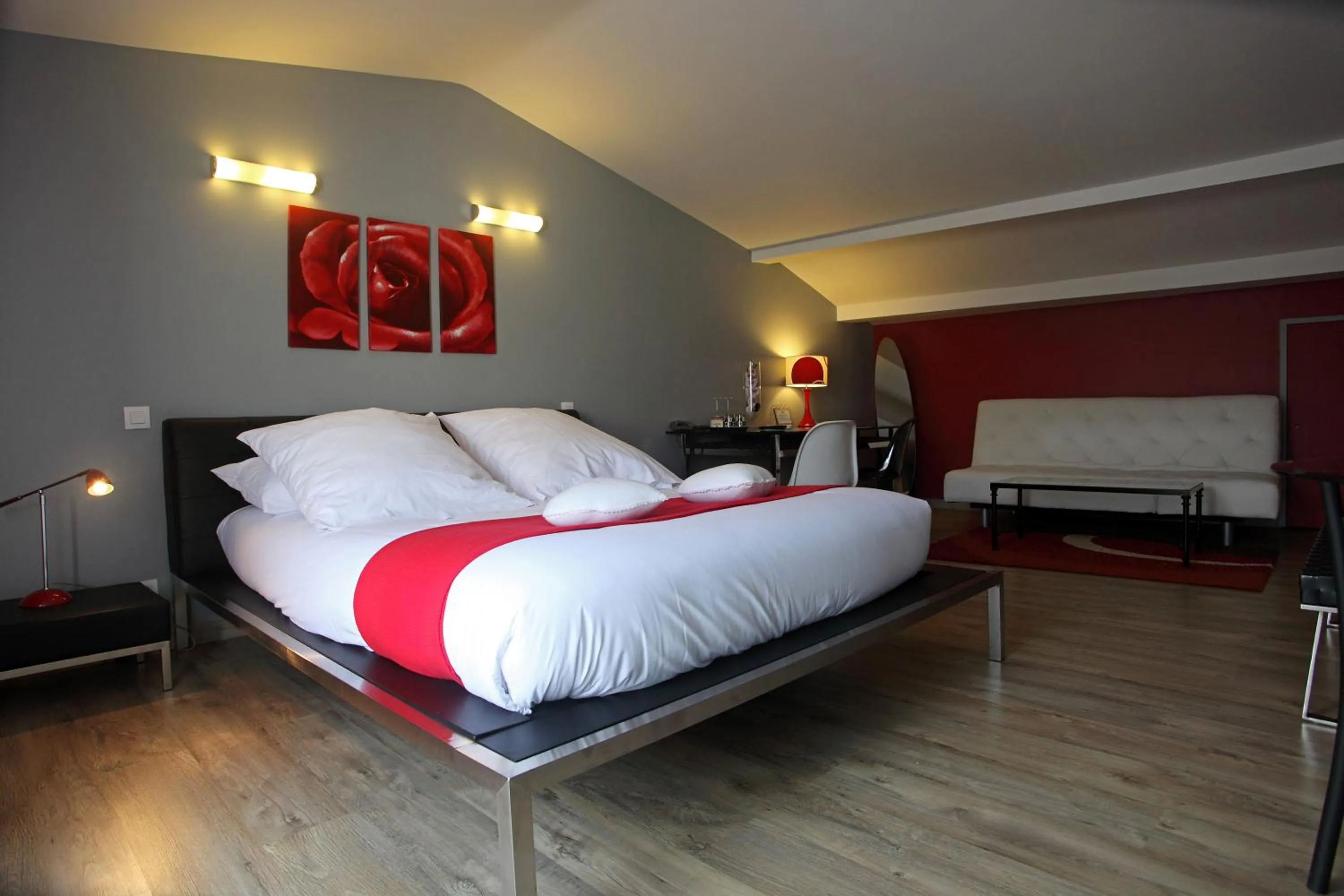 Suite Prestige - single occupancy in Logis Hôtel Restaurant Résidence