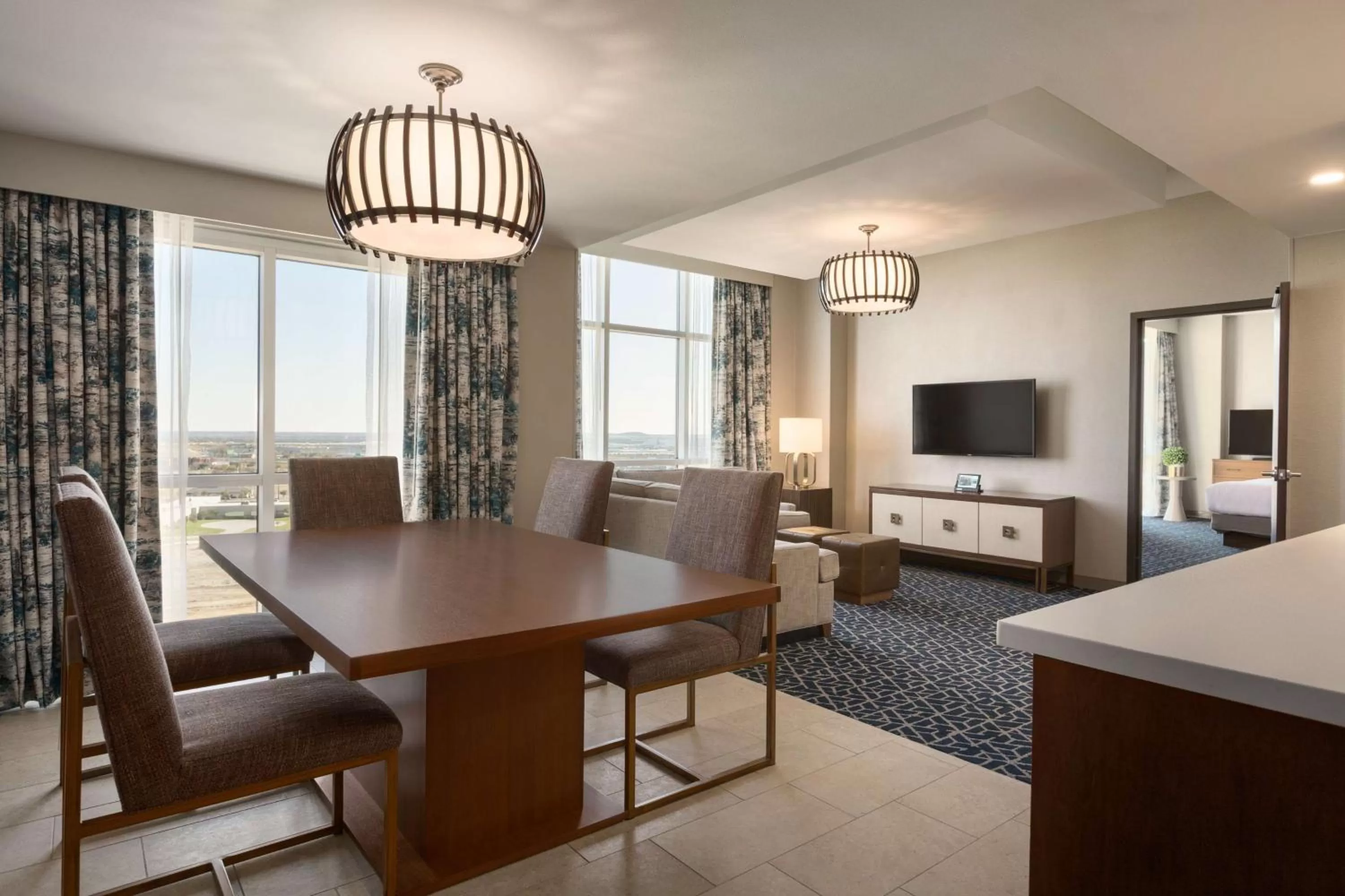 Premium Corner King Suite in Embassy Suites By Hilton Denton Convention Center