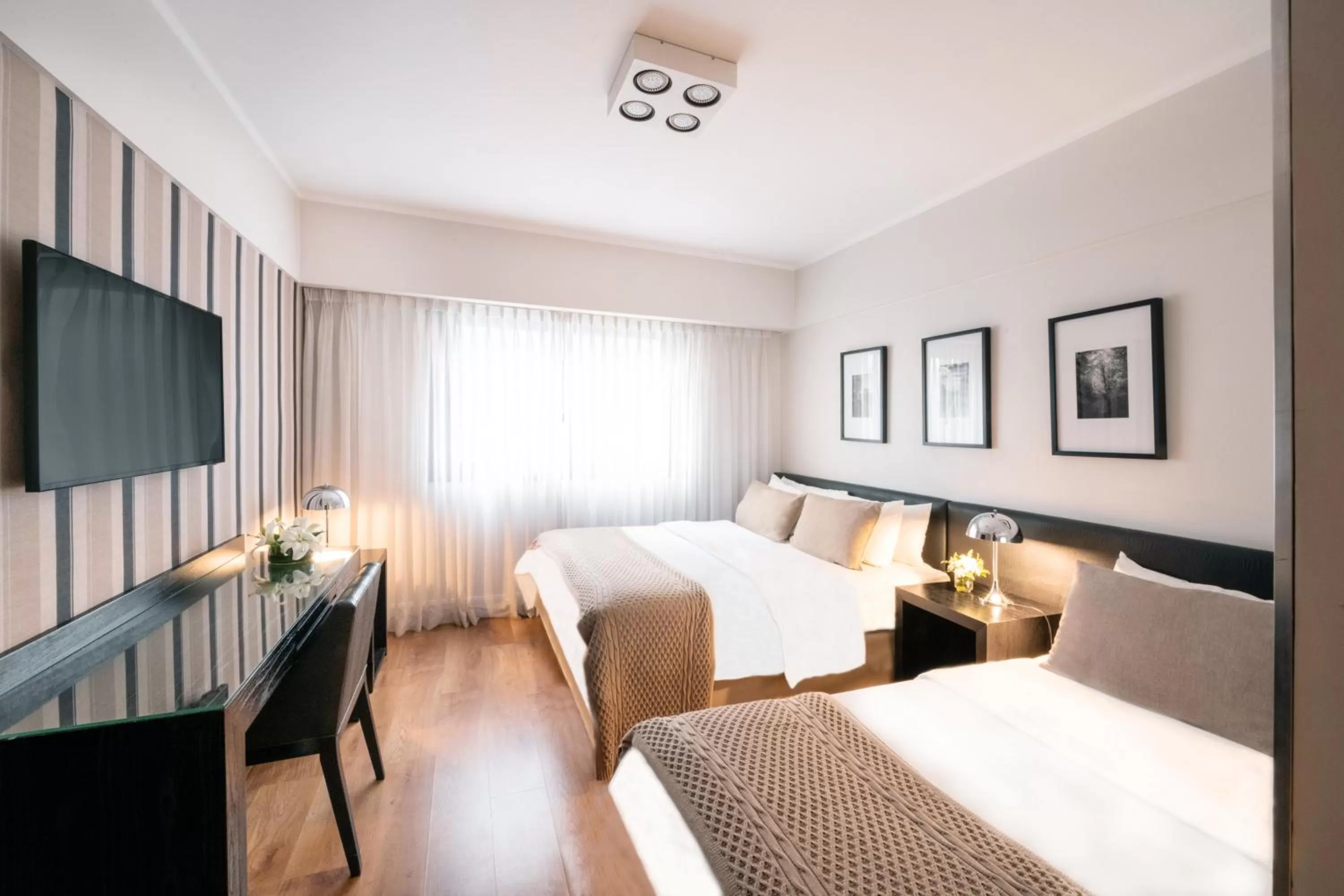 Triple Room in Principado Downtown