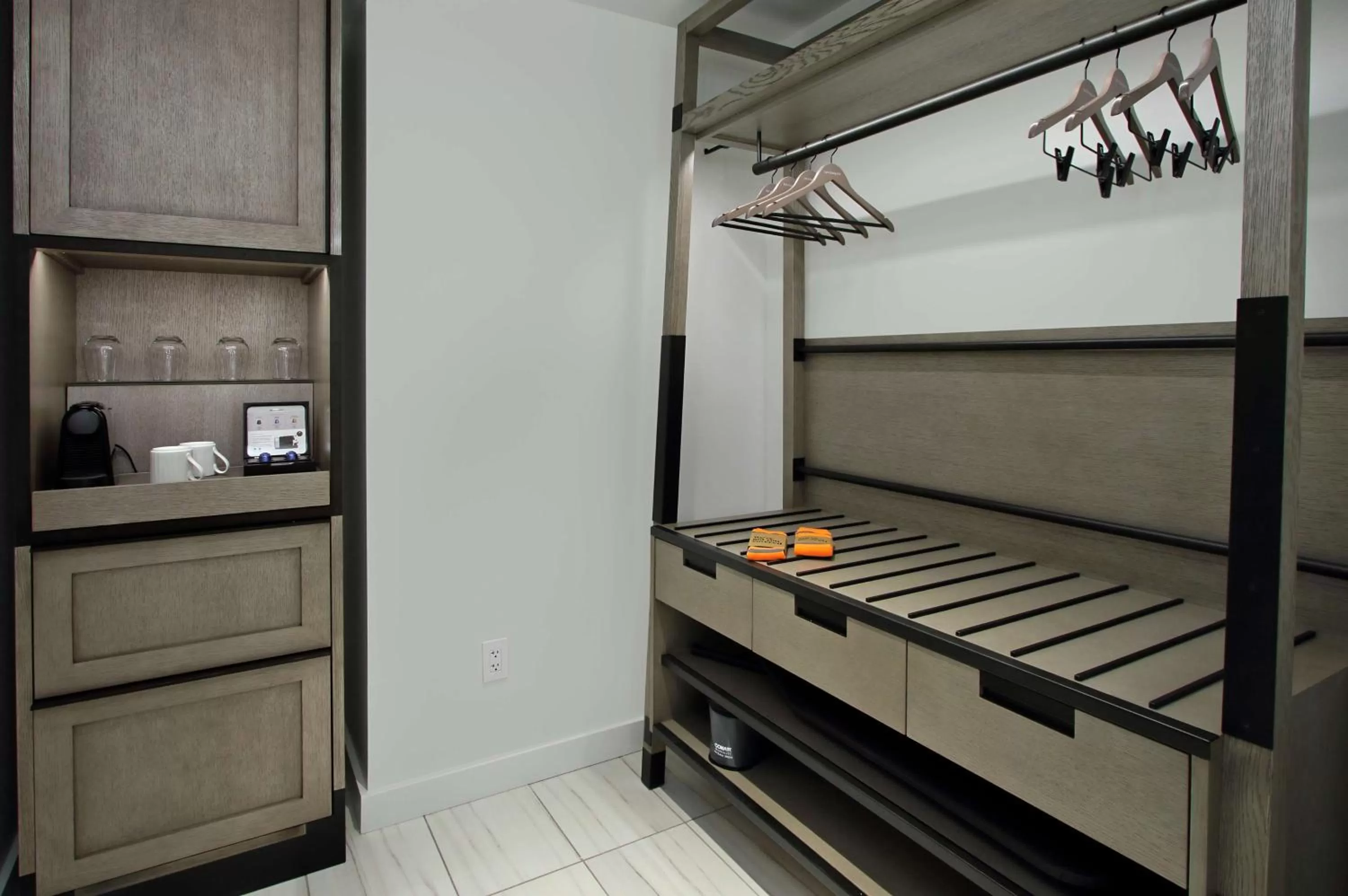 Queen Room with Two Queen Beds and Roll-In Shower - Mobility Access in Canopy By Hilton Columbus Downtown Short North