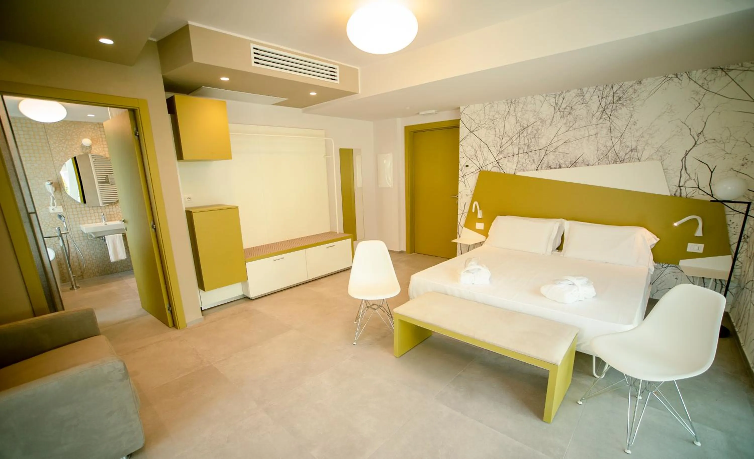 Deluxe Triple Room in Hotel Malavoglia