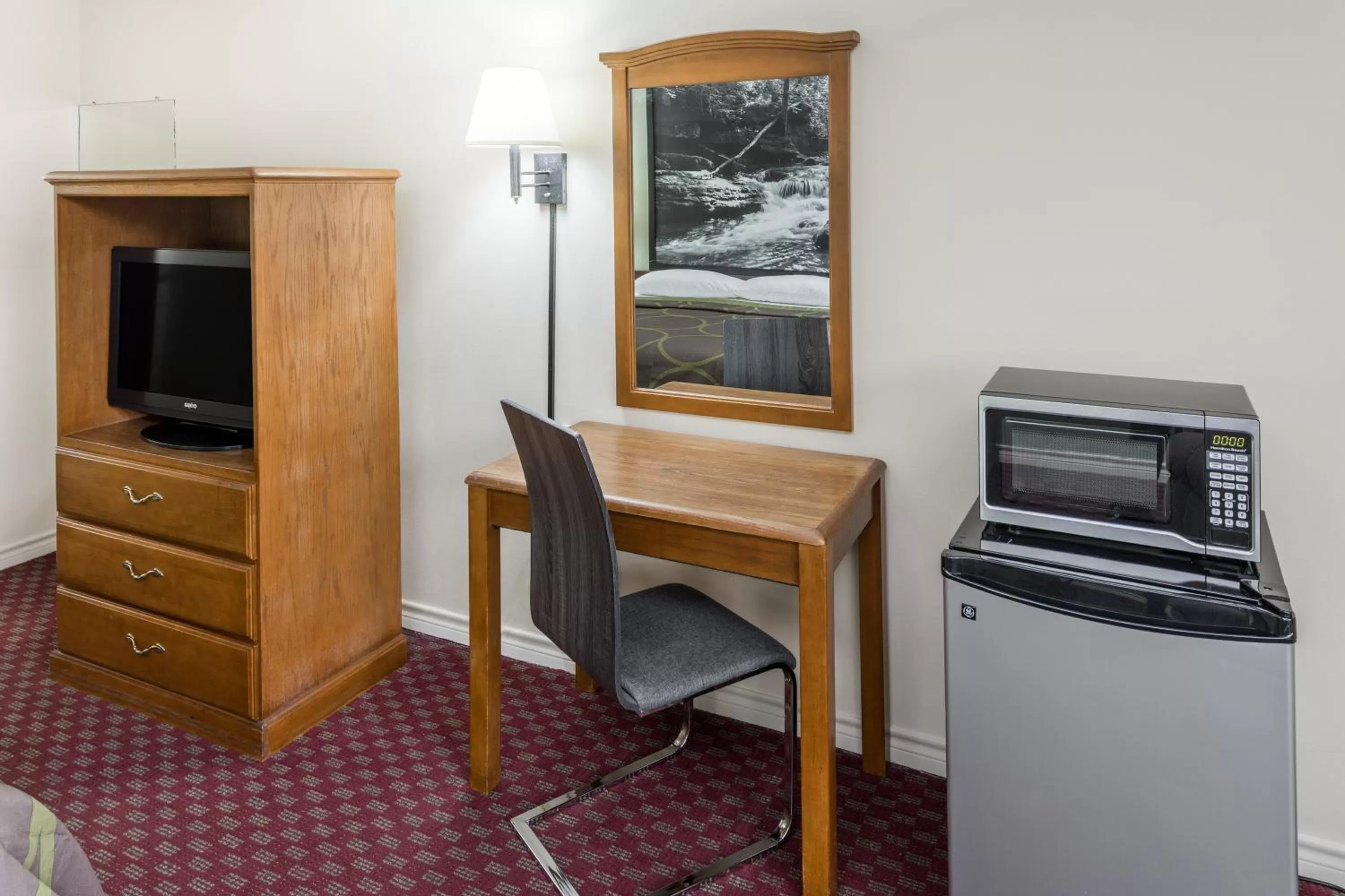 King Room - Mobility Access/Non-Smoking in Super 8 by Wyndham Hope