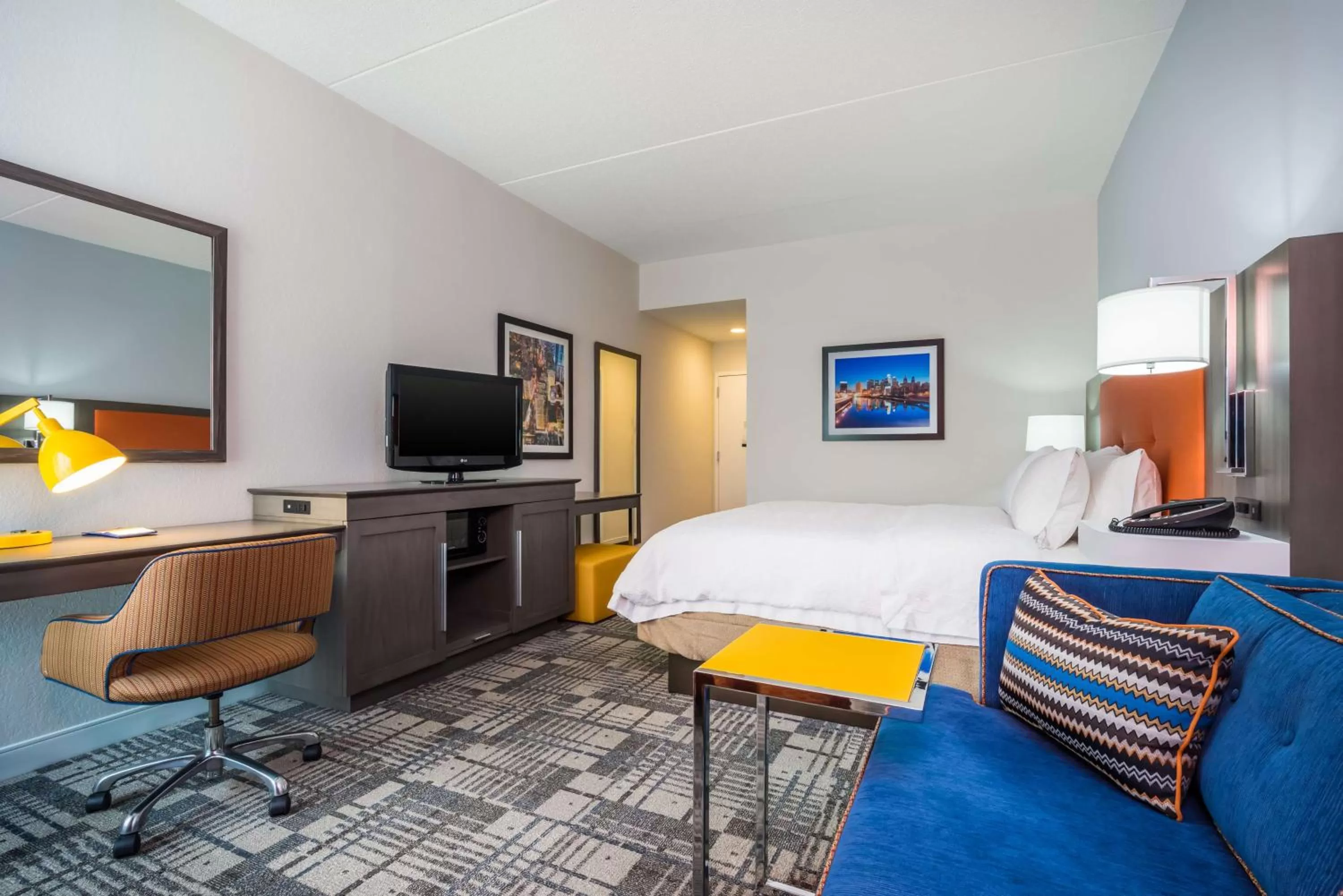 King Room - Non-Smoking in Hampton Inn Plymouth Meeting