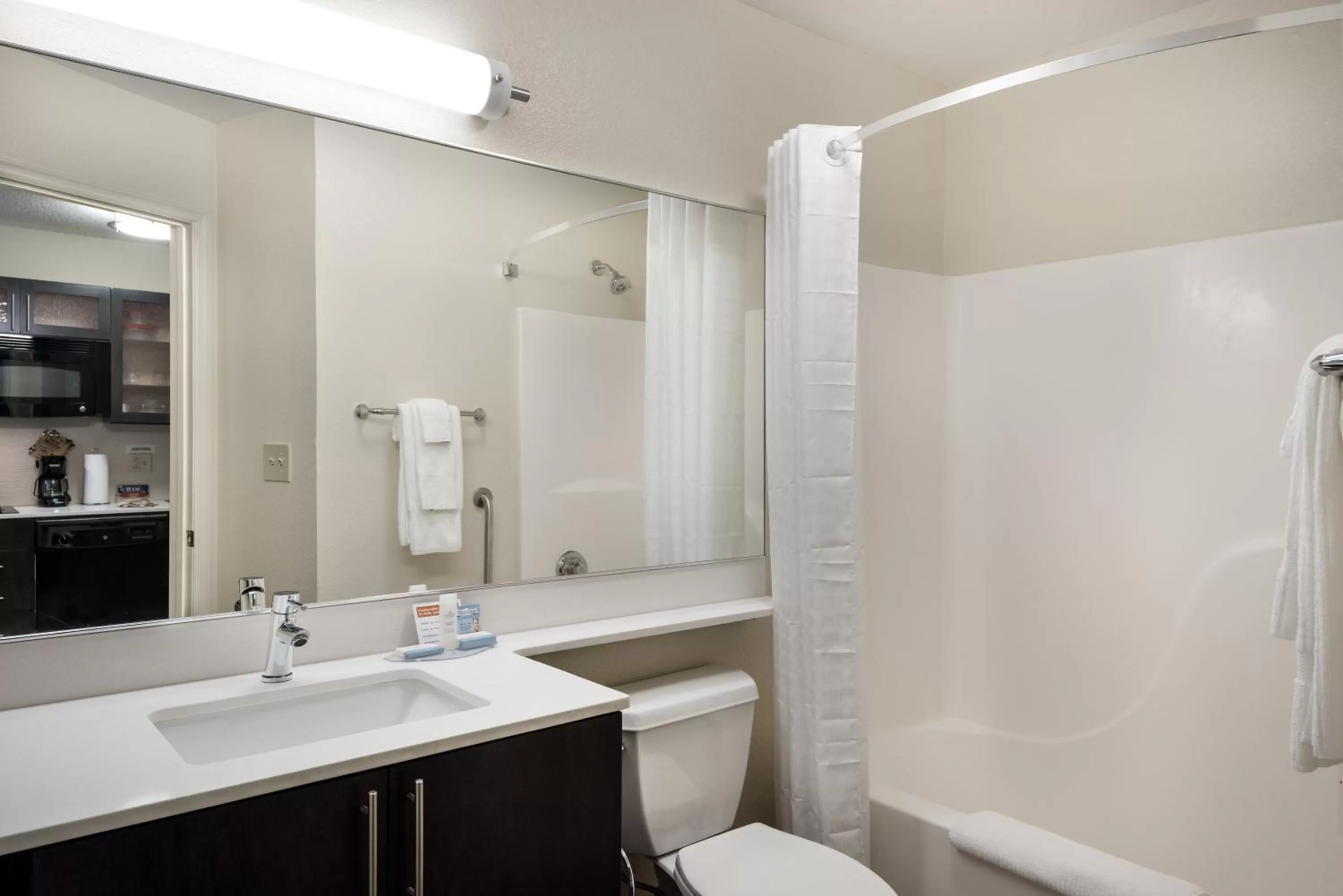 One-Bedroom King Room with Mobility Accessible Tub - Non-Smoking in Candlewood Suites - Charlotte - Arrowood by IHG