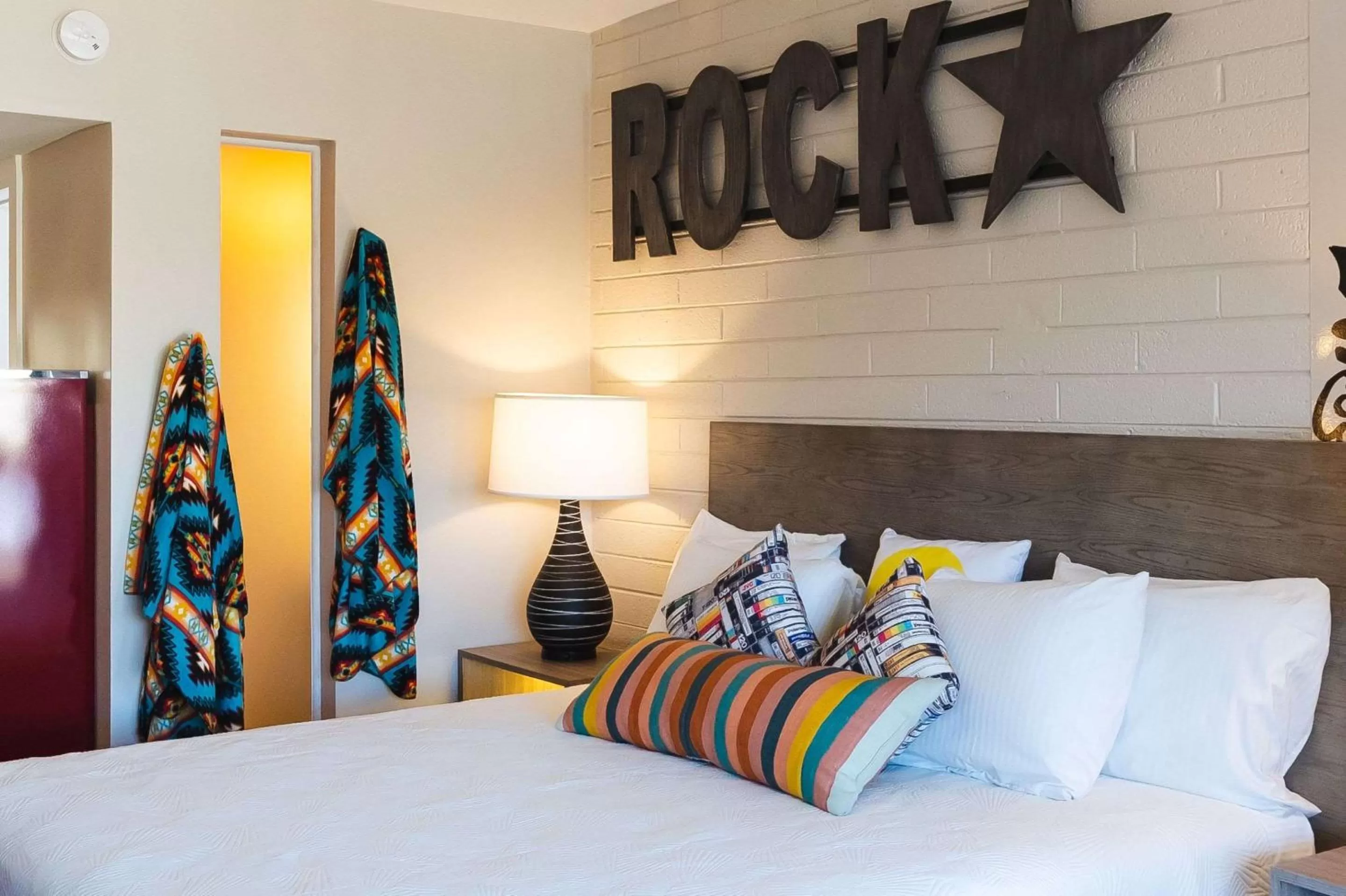 King Room with Roll-In Shower - Disability Access in Egyptian Motor Hotel BW Signature Collection