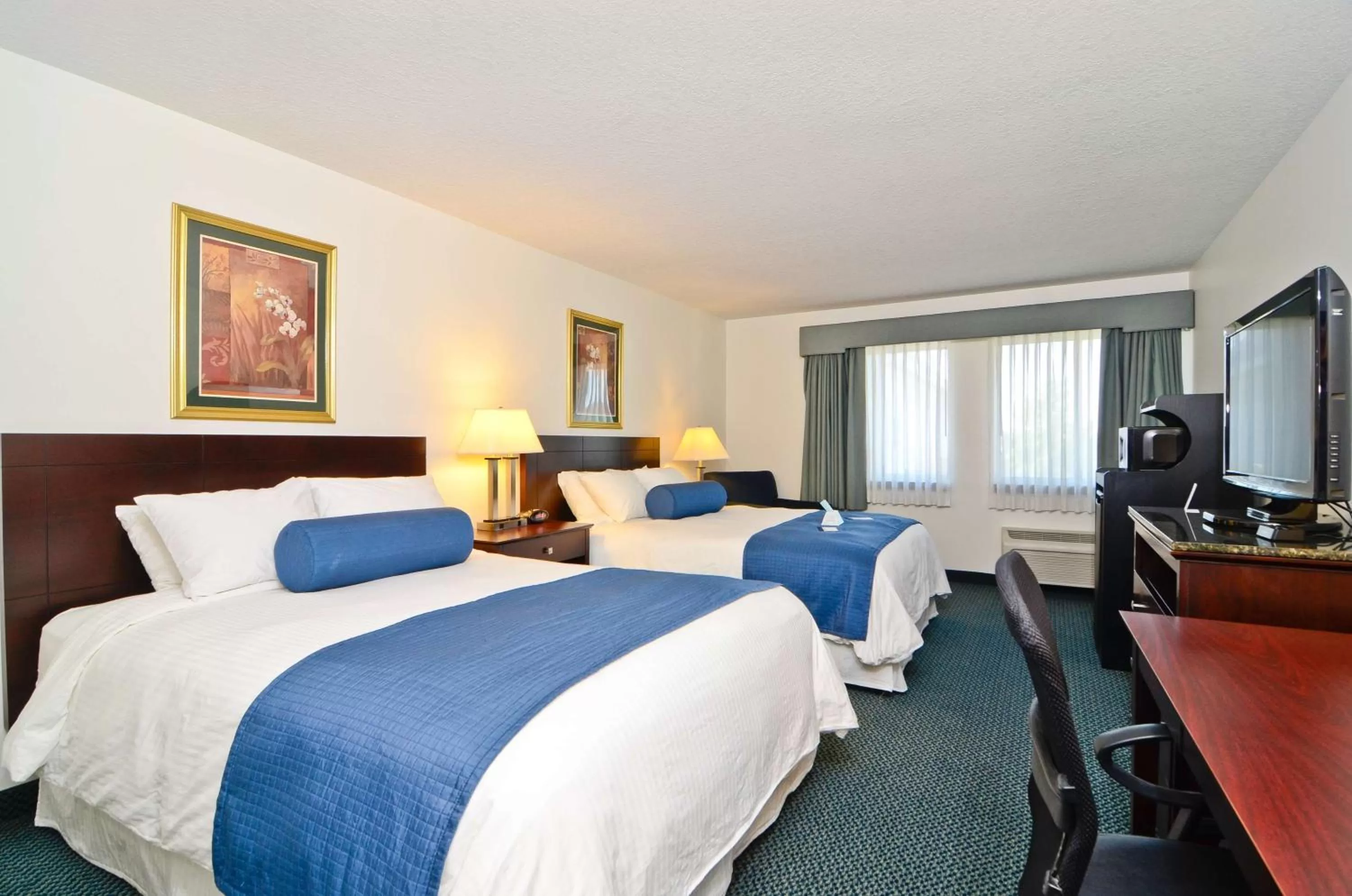 Queen Room with Two Queen Beds - Non-Smoking in Best Western Gas City