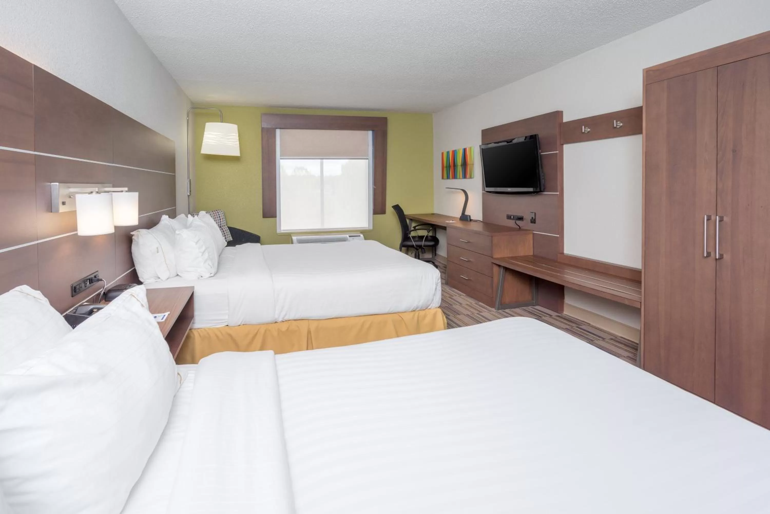 Standard Room with Two Queen Beds in Holiday Inn Express and Suites Quakertown - Allentown Area by IHG