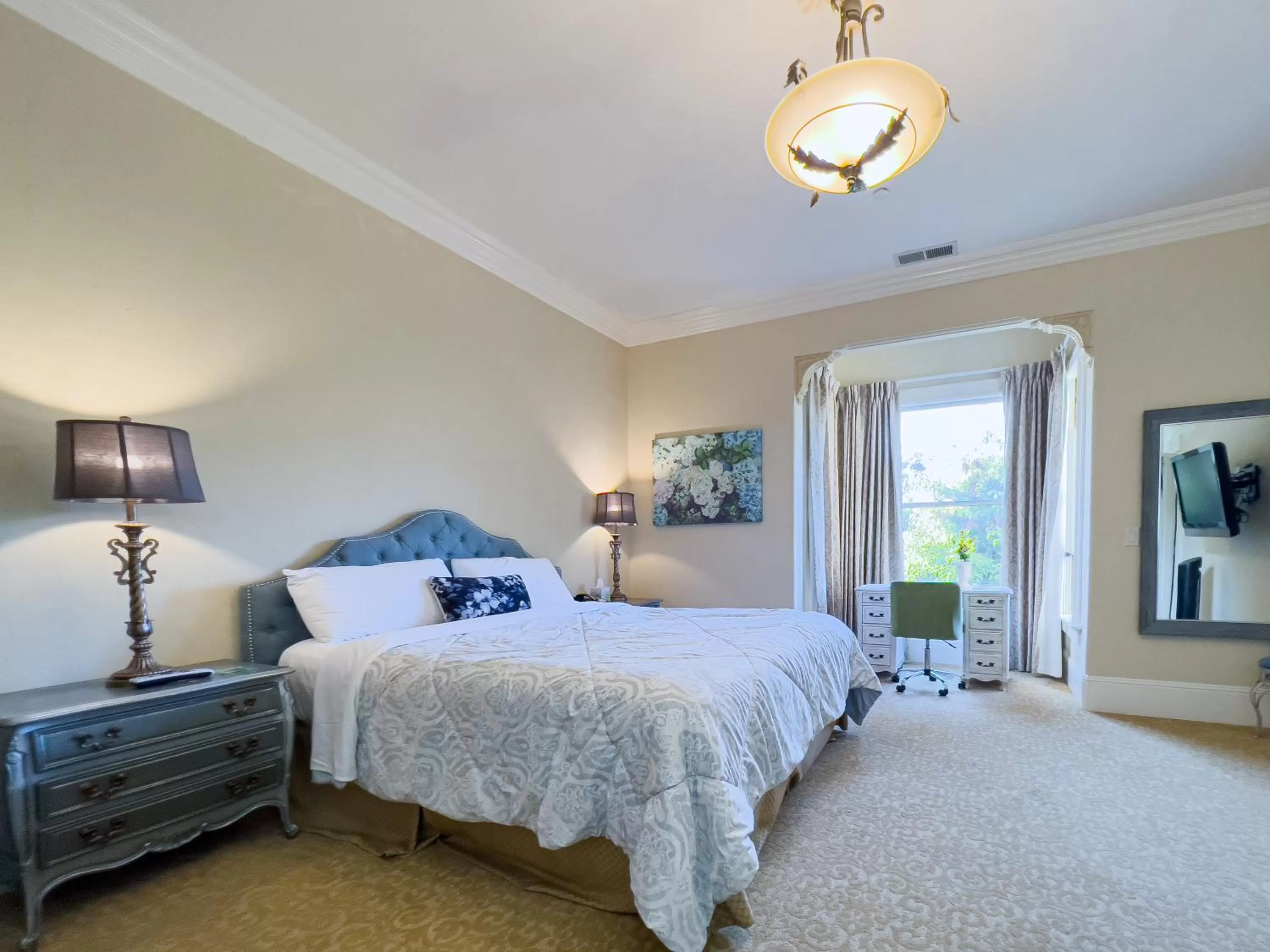 King Room in Chateau Coralini