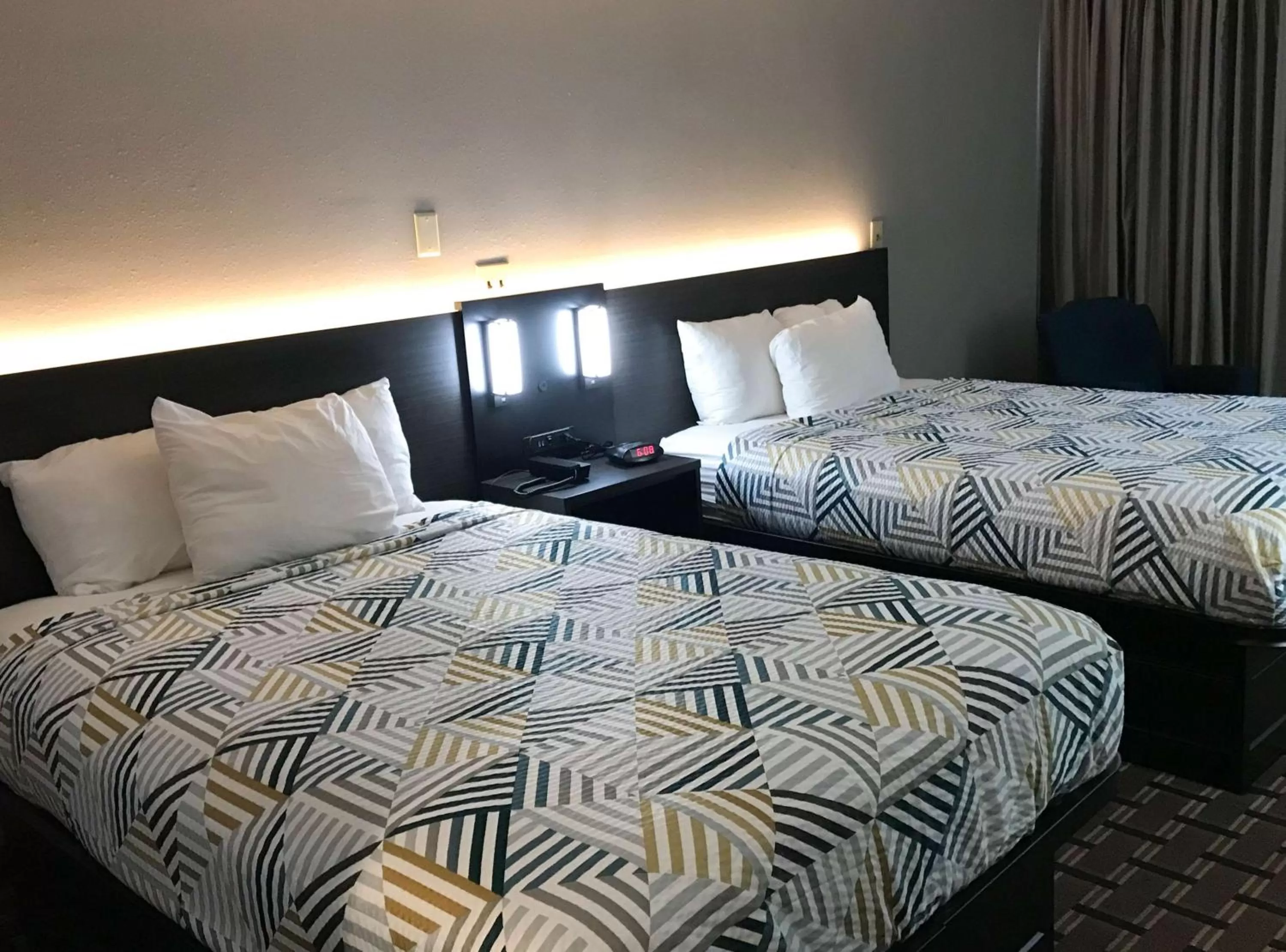 2 Full Beds - Non-Smoking, Micfridge in Studio 6 Suites Tupelo, MS