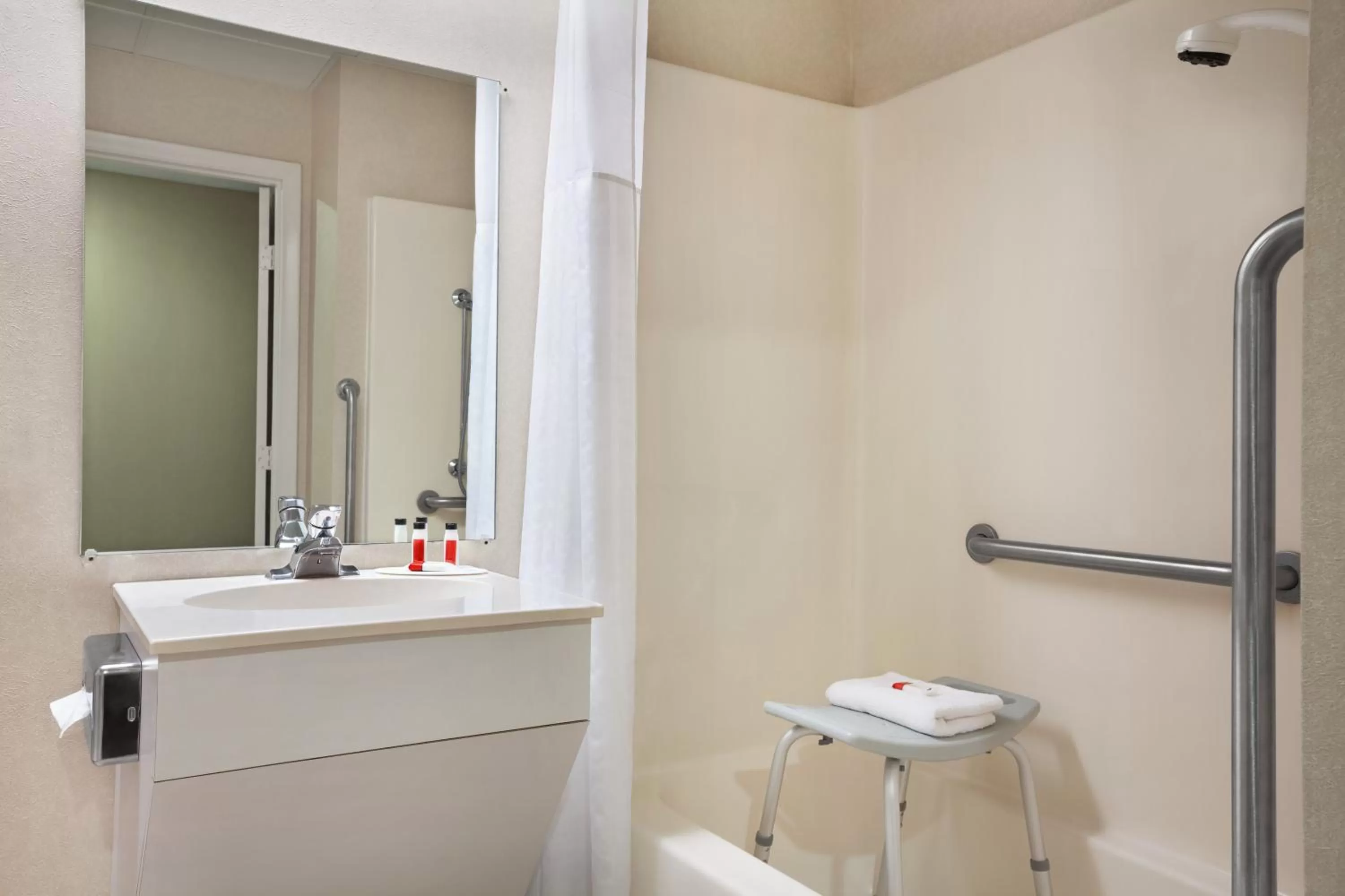 Deluxe Queen Room with Two Queen Beds - Mobility Access/Non-Smoking in Super 8 by Wyndham Cherokee