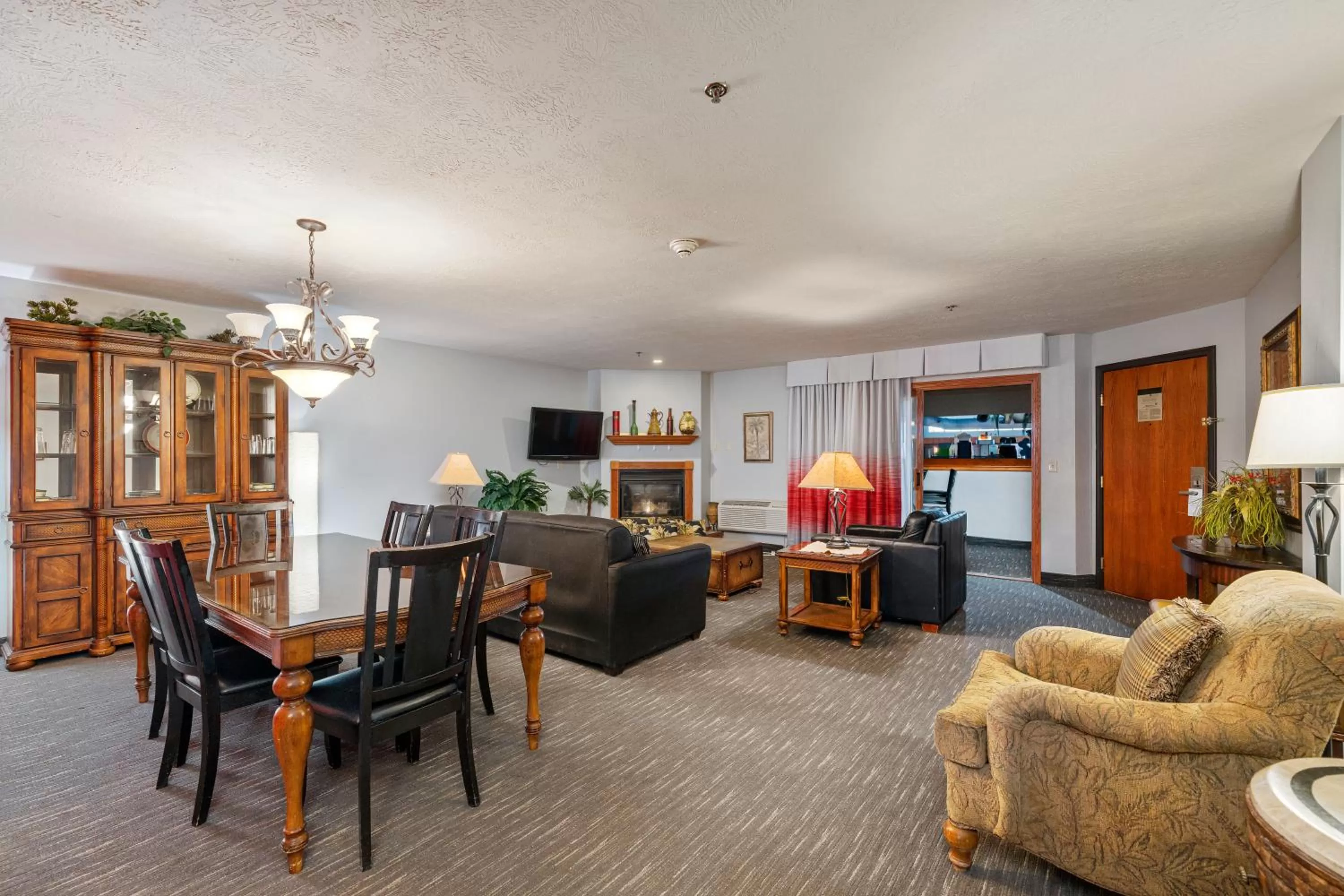 Two-Bedroom Suite - Non-Smoking in Ramada by Wyndham Sioux Falls Airport - Waterpark Resort & Event Center