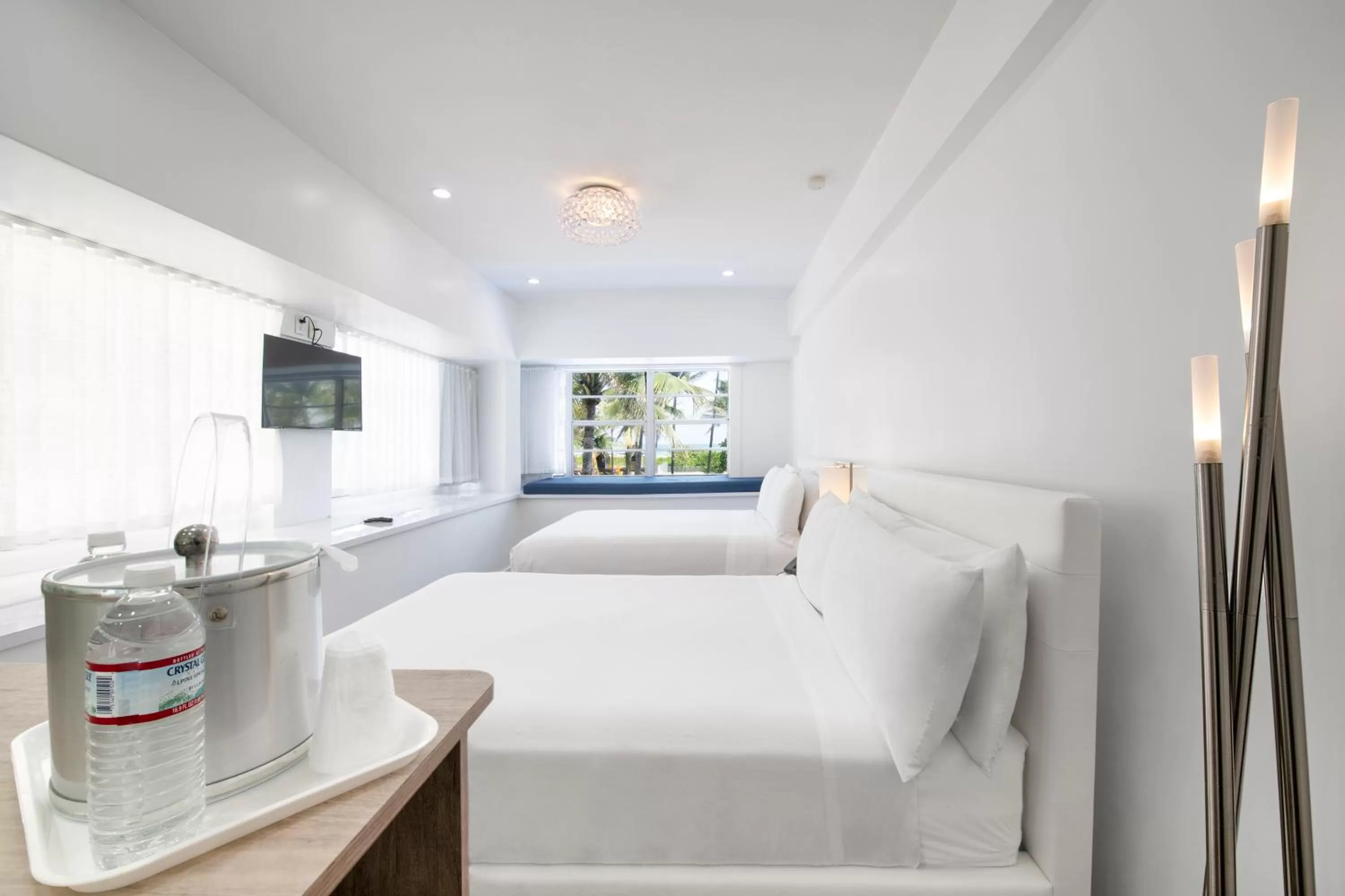 Corner Queen Room with Two Queen Beds and Ocean View in Penguin Hotel