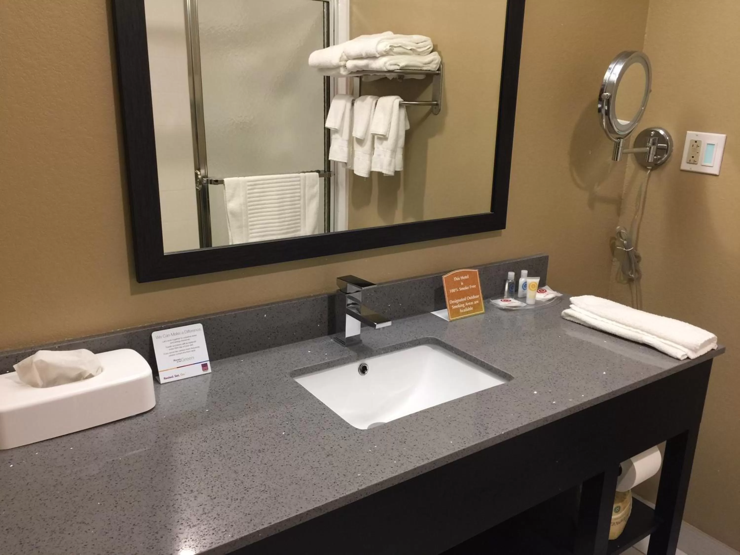 Suite King with Sofa Bed in Comfort Suites Uniontown