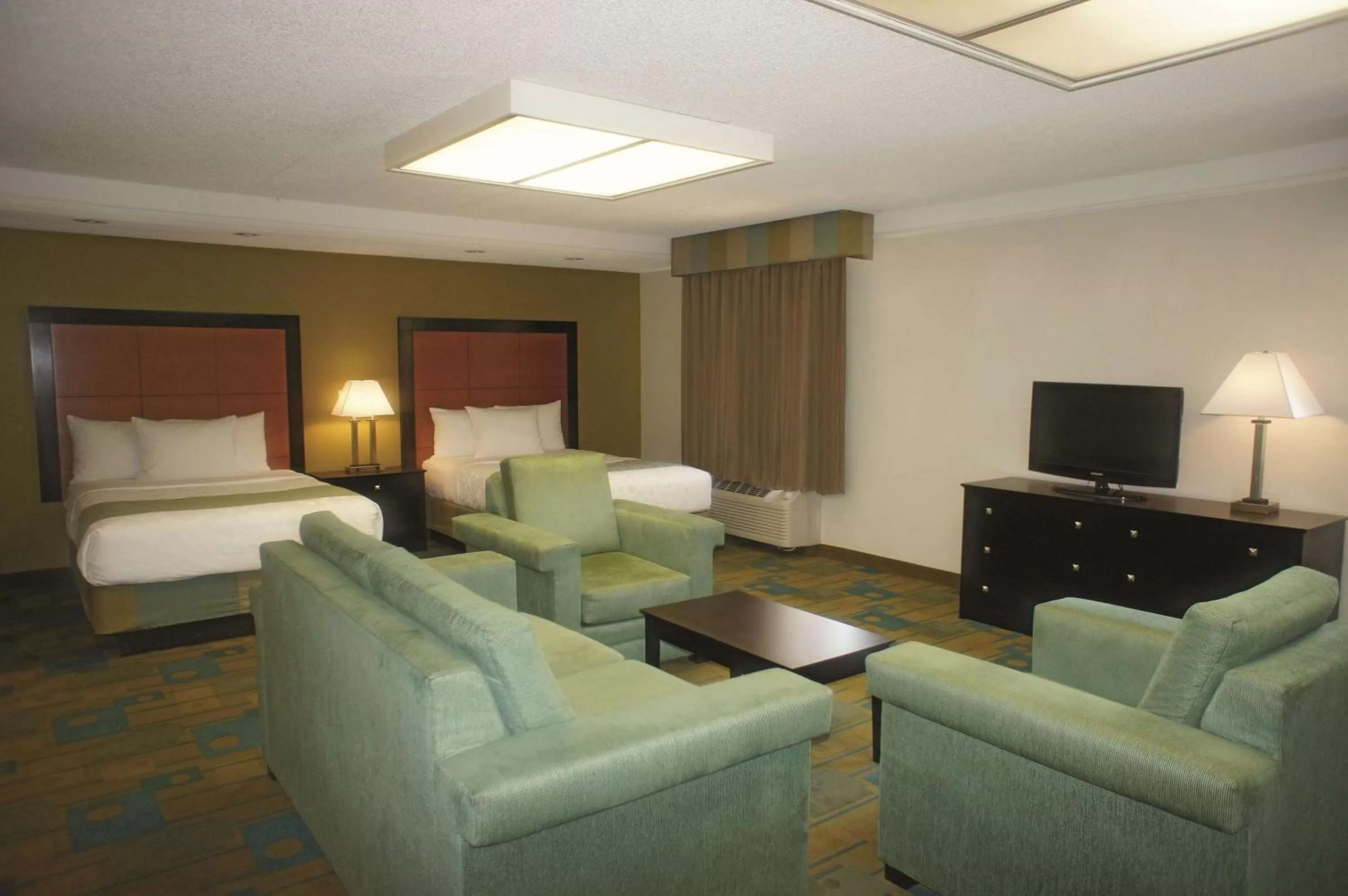 Deluxe Studio Suite with Two Double Beds - Non-Smoking in La Quinta by Wyndham St. Pete-Clearwater Airport