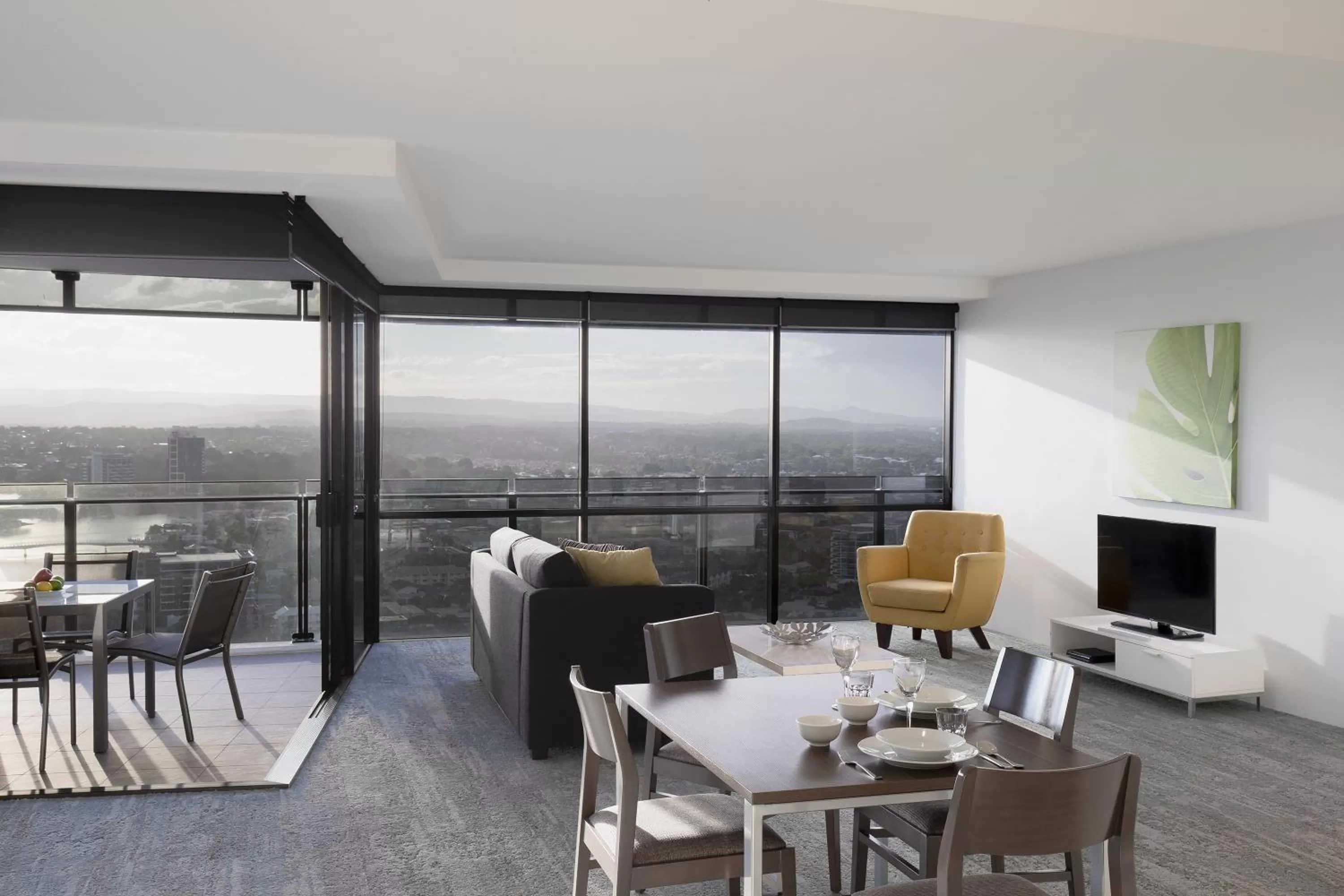 One-Bedroom Apartment with Spa Bath in Mantra Circle On Cavill