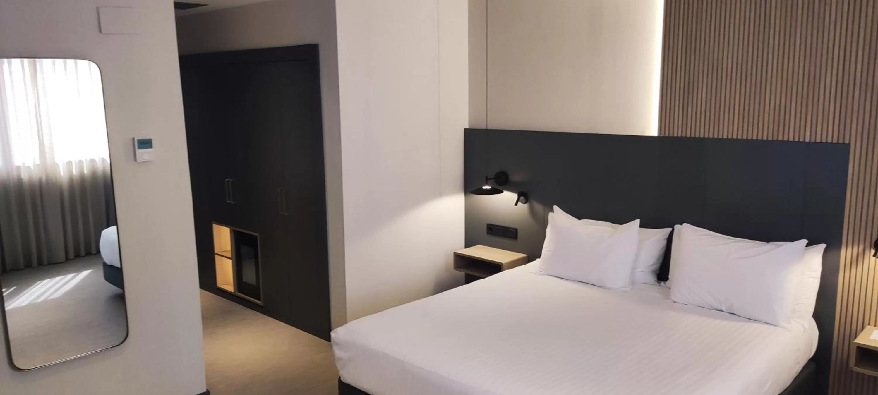 Club  Deluxe Double Room in Silken Ciudad Gijón