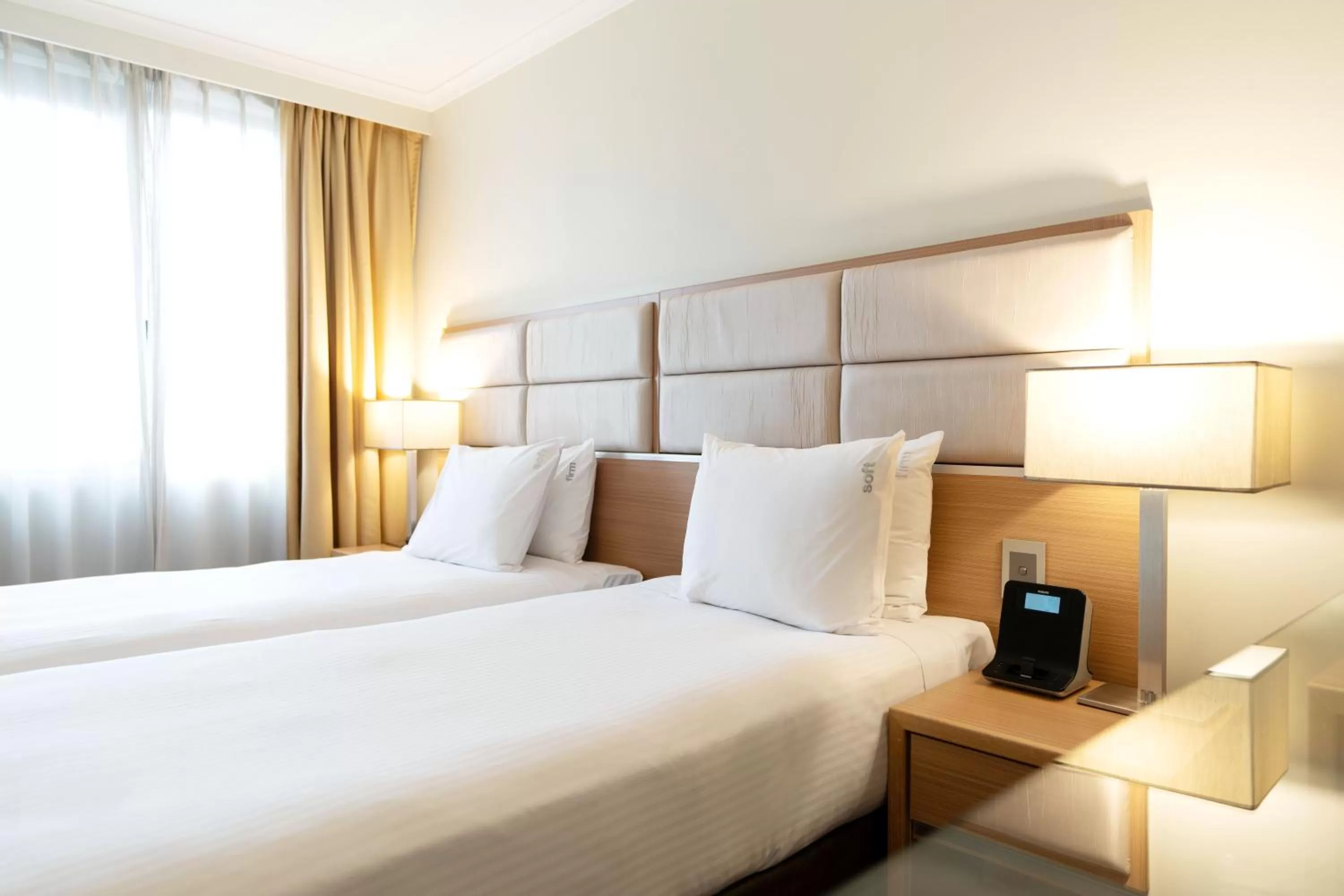 Standard Twin Room - Disability Access in Holiday Inn Parramatta by IHG