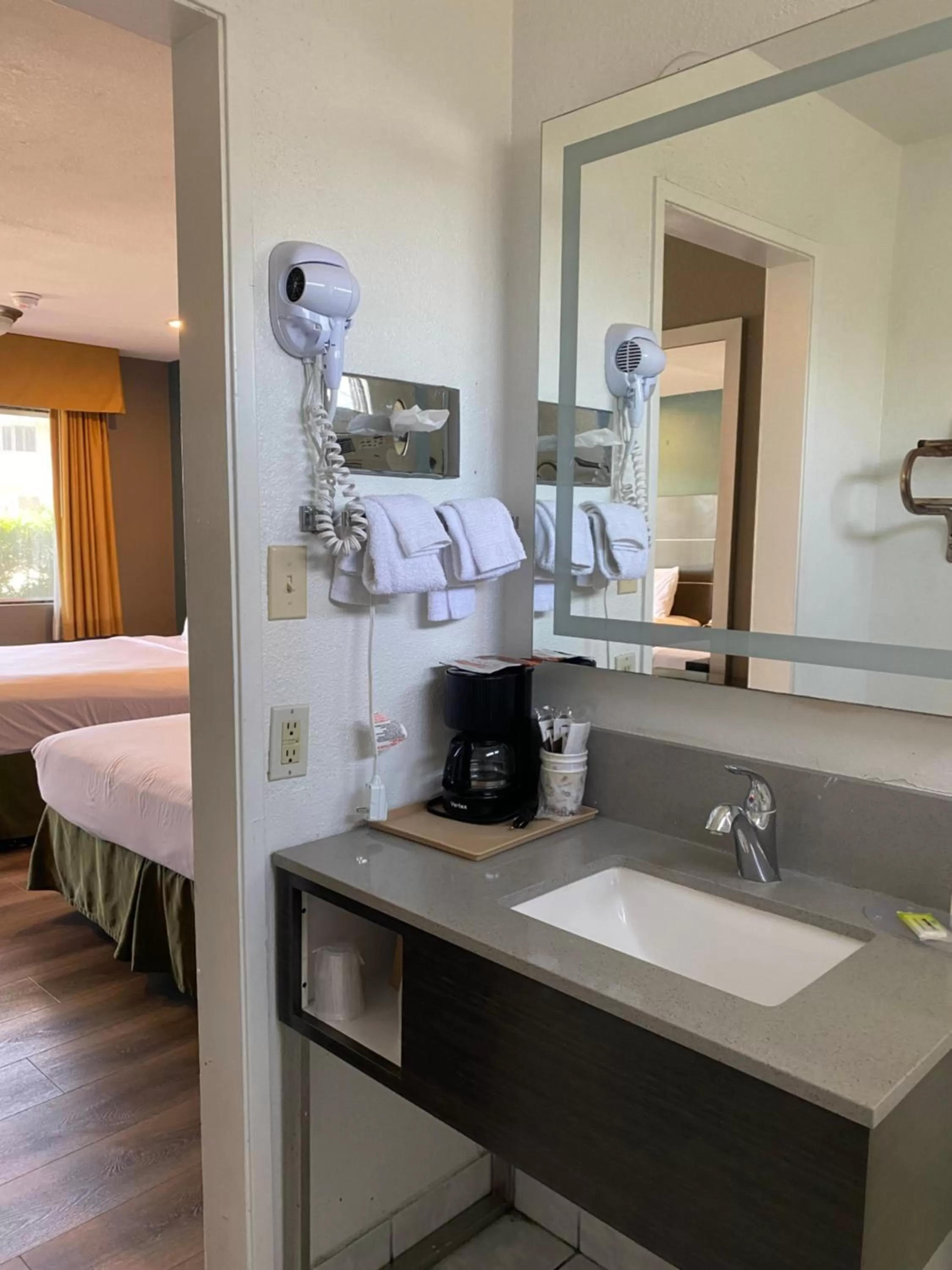 Standard Double Room in Hotel Palmeras Chula Vista