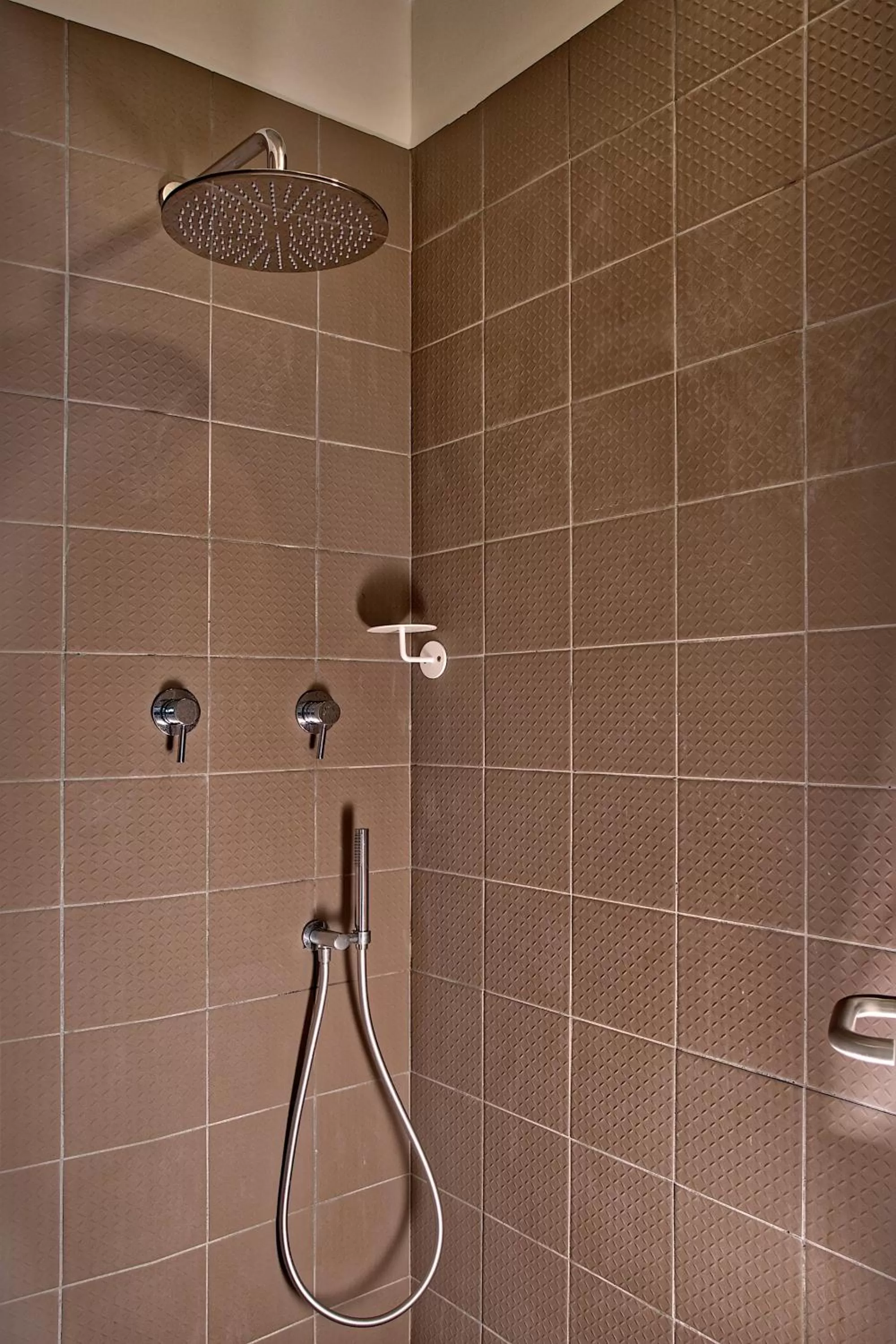 Shower in Anda Venice Hostel