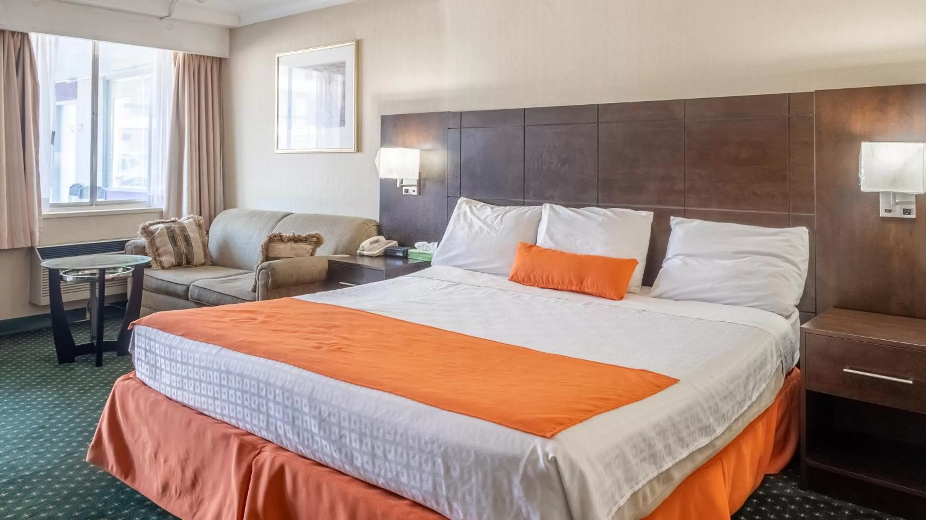 King Room - Non-Smoking in Knights Inn North Bay