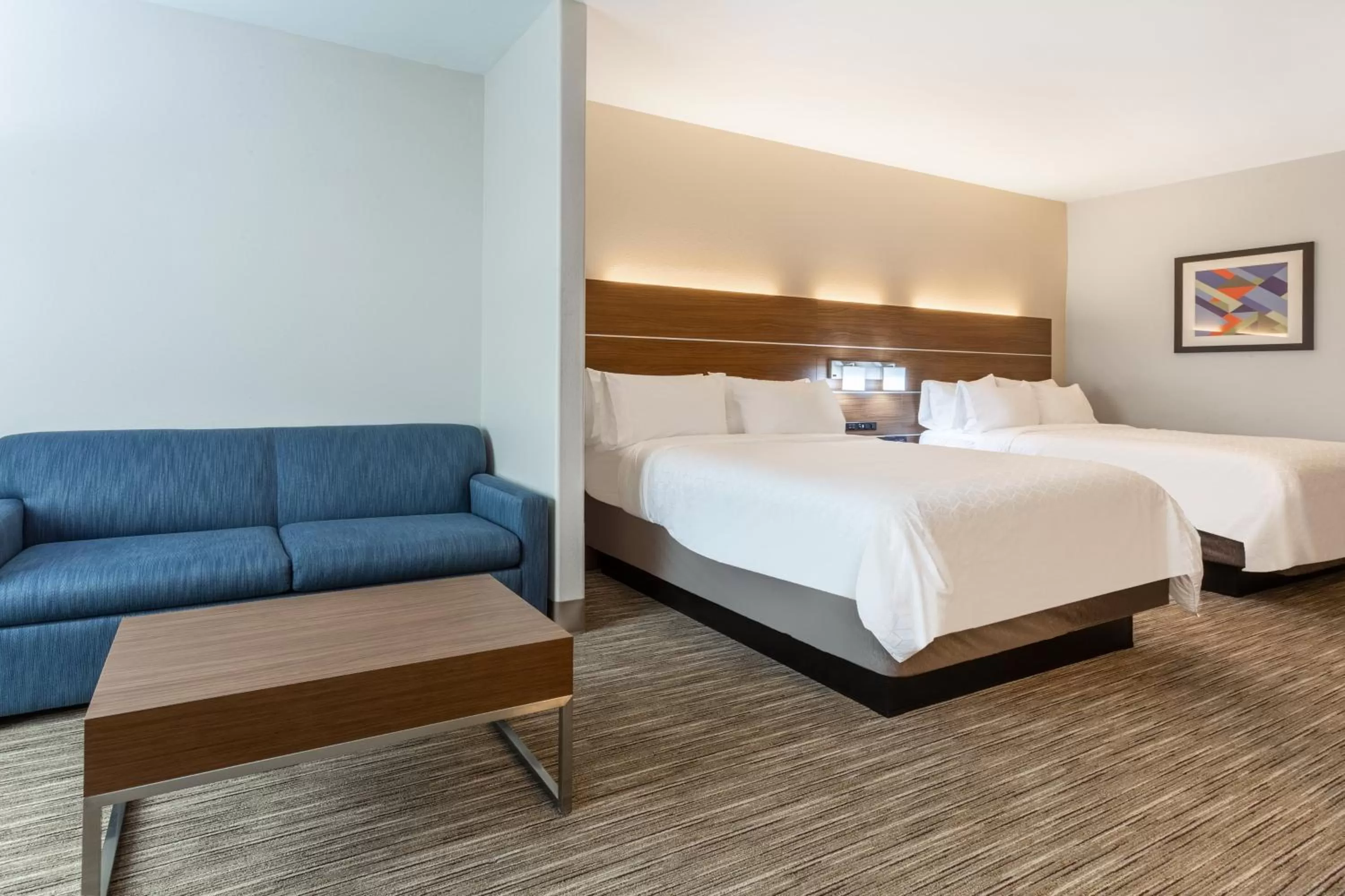 Queen Suite with Two Queen Beds and Additional Living Area in Holiday Inn Express & Suites Kearney by IHG