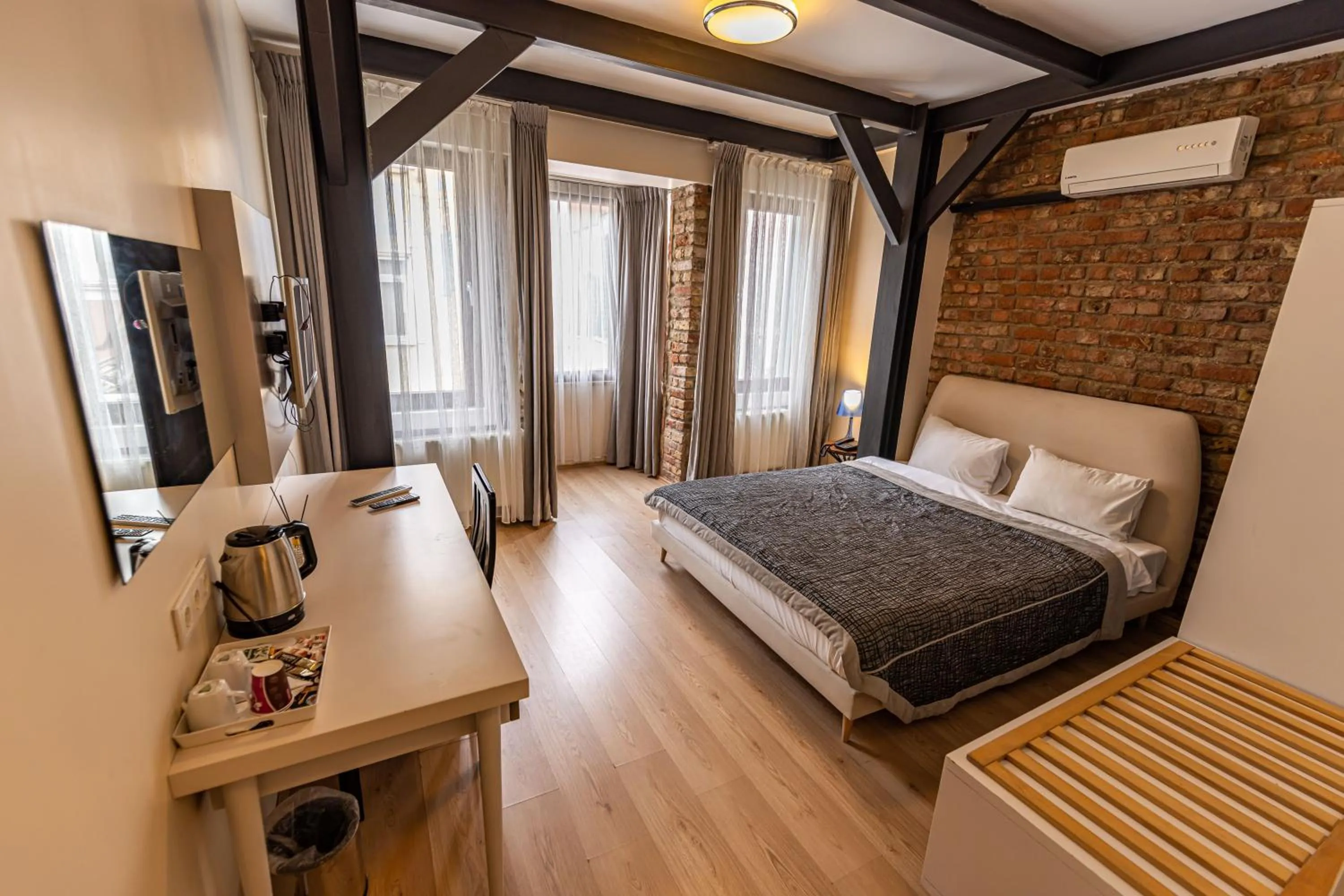 Deluxe Double Room in Calanthe Residence