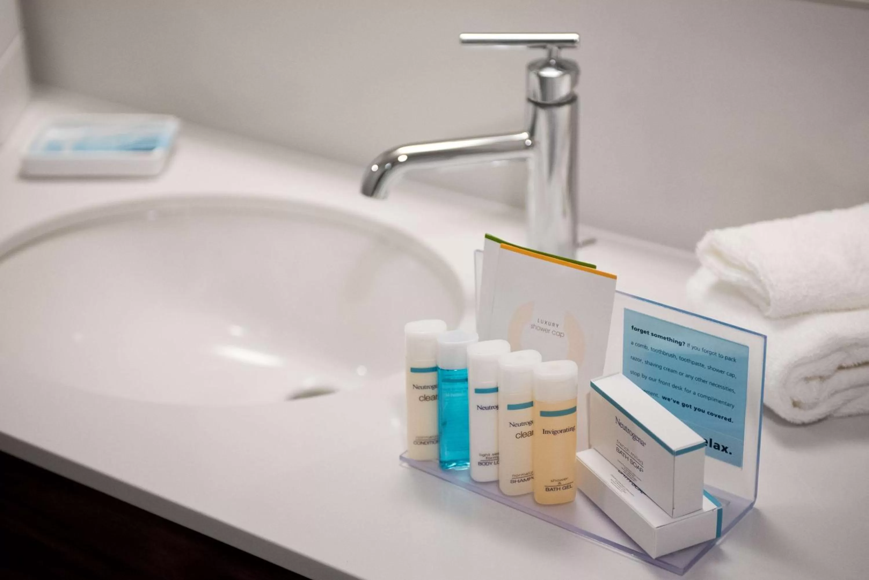 Queen Room with Two Queen Beds - Mobility Access/Non-Smoking in Hampton Inn Fayetteville