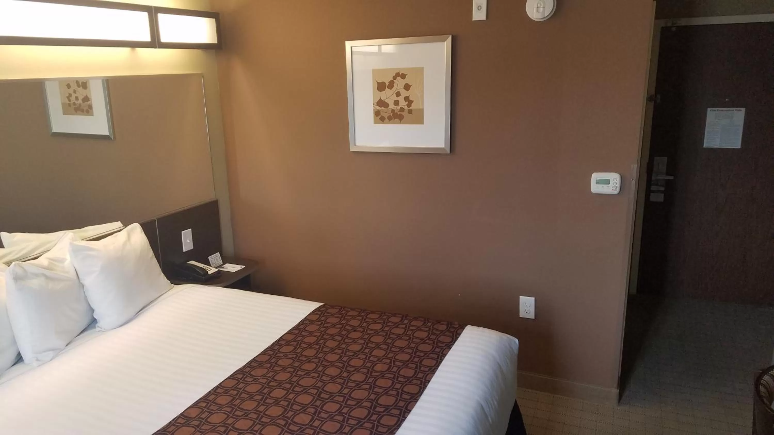 Queen Room - Disability Access in Microtel Inn & Suites by Wyndham