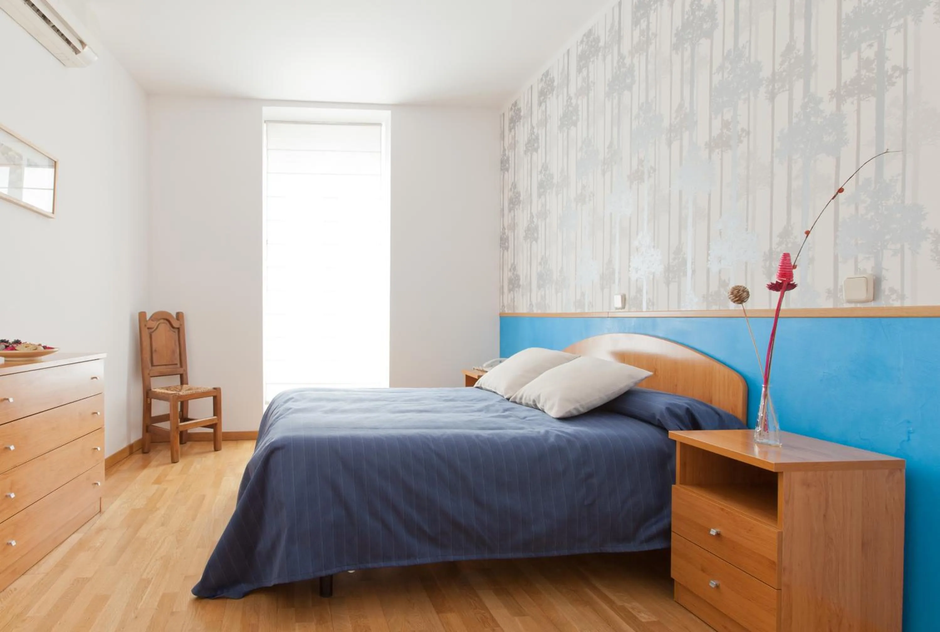 Twin Room in Hostal Montaloya