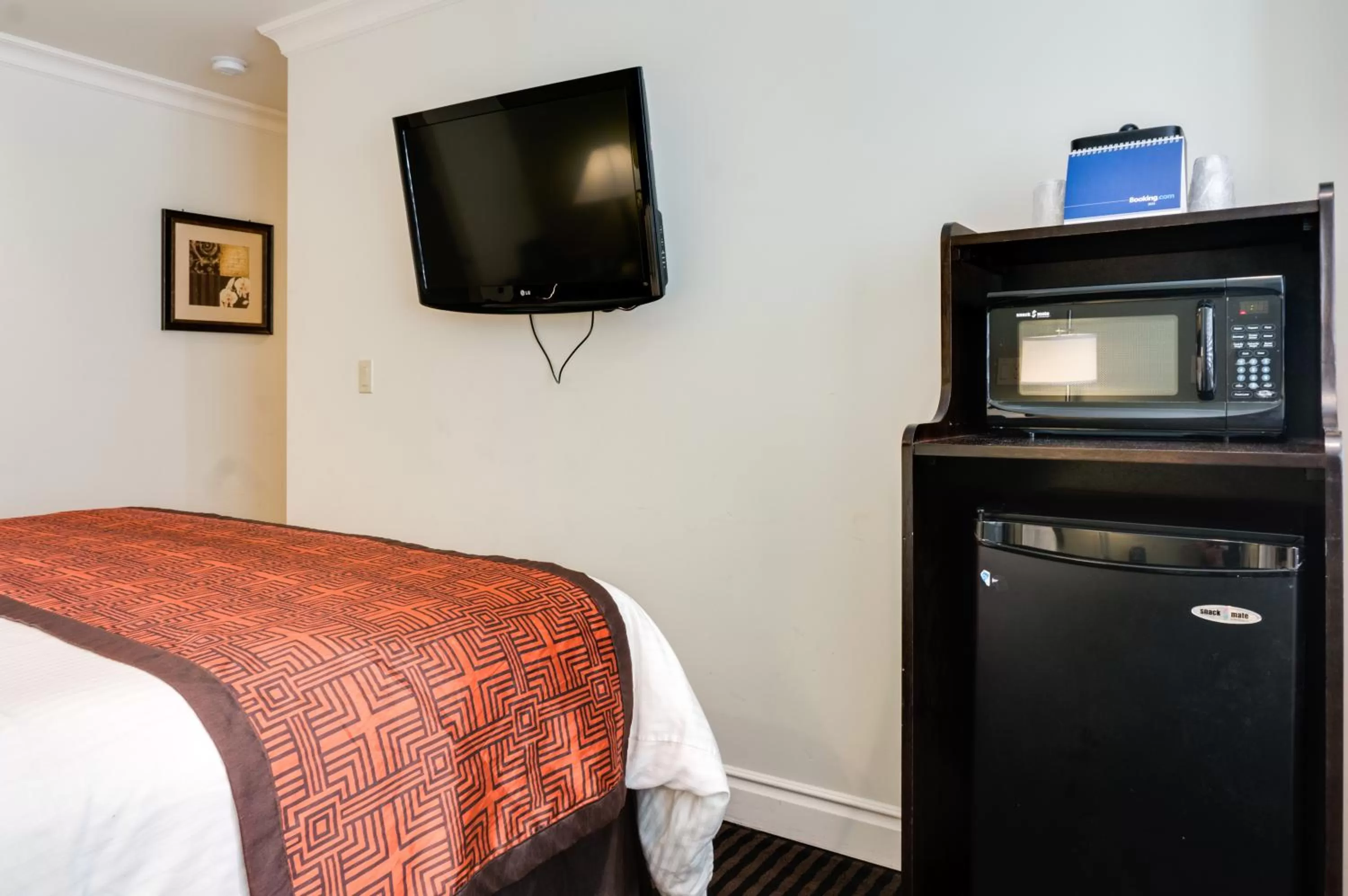 Double Room with One Double Bed in Seaside Inn